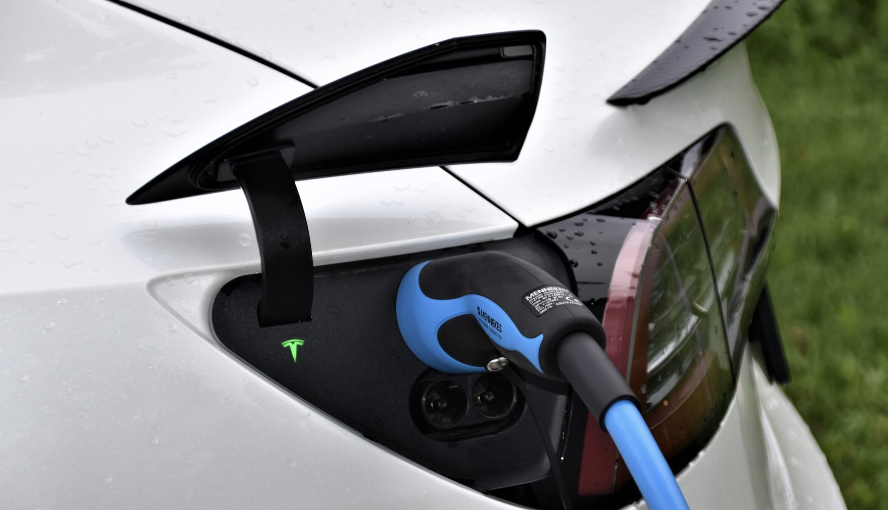 A Milestone Achieved: IREC Spearheads Registered Apprenticeships to Catalyze Clean Energy Employment