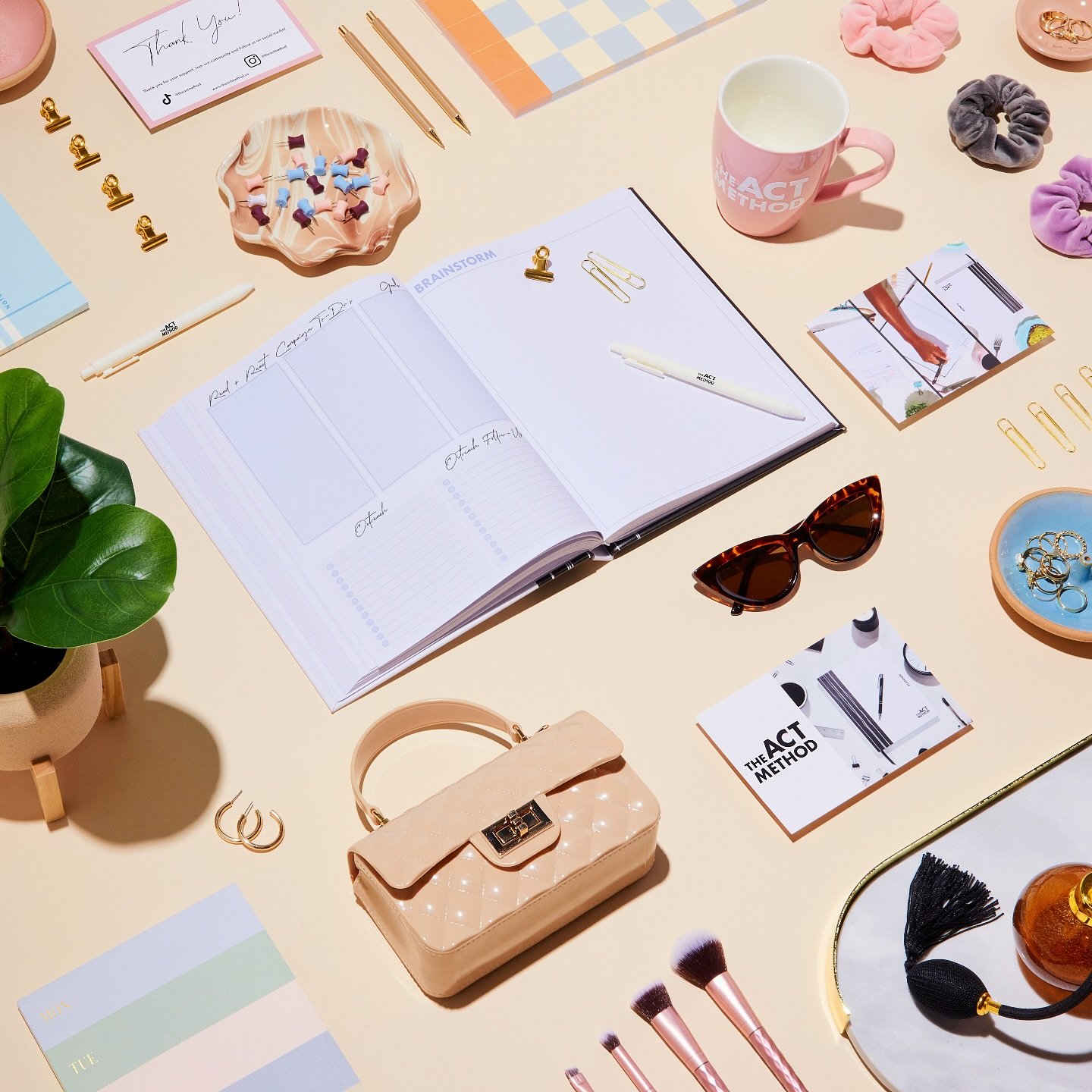 Goal setting for Q2? You&rsquo;ll need the essentials&hellip;🤓📝

While you&rsquo;re planning, remember to make a little more room for more LIFE in your work-life balance. 😉

Brand work for @theactmethod 
&bull;
&bull;
&bull;
#stationarylove #stati