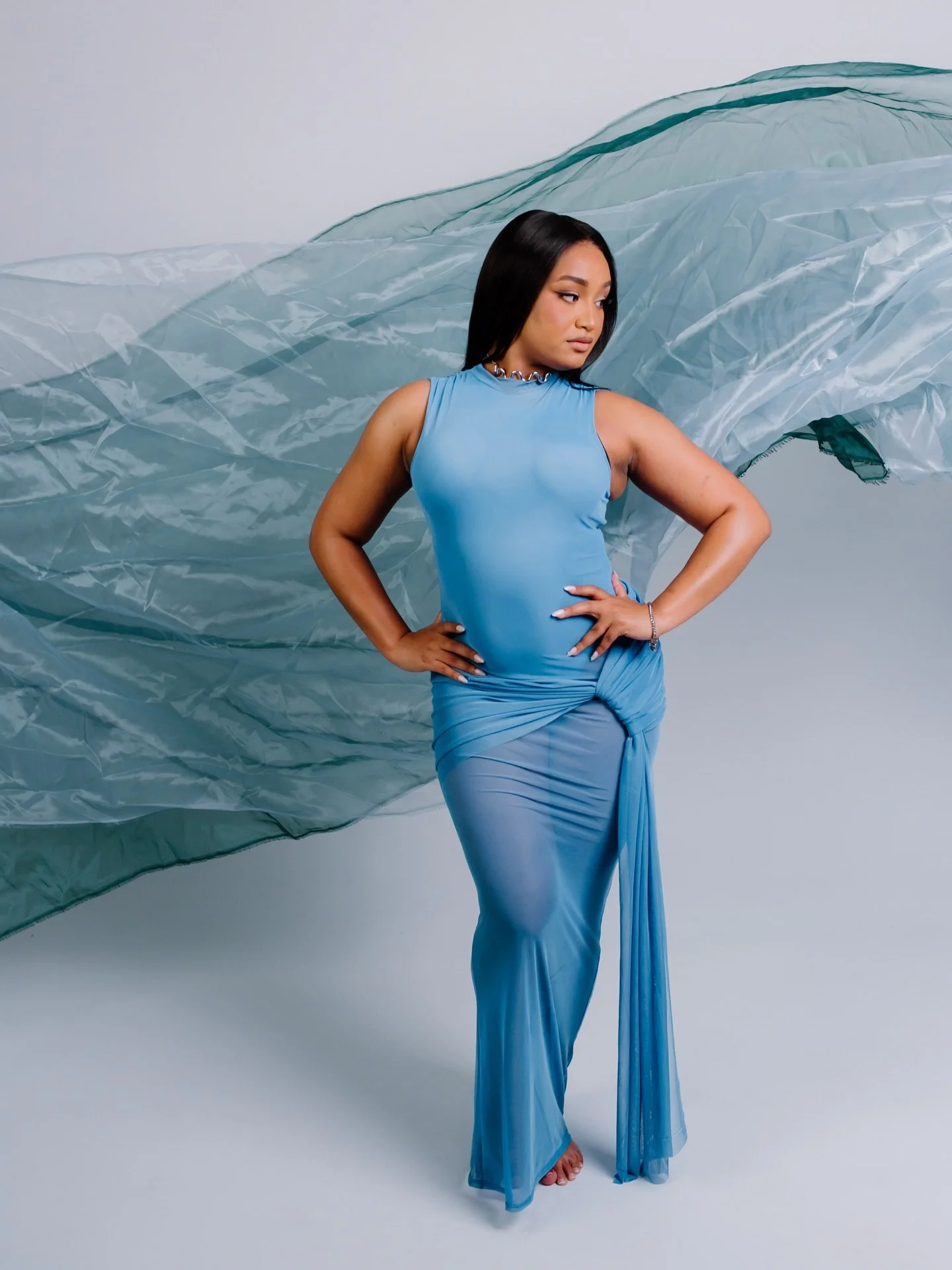 e b b + f l o w

Photographer: @georgengatuvai 
Model: @shaniajuzil 
Hair: @tenesha_styles 
MUA: @savanahnormanmua 
Stylist: @lobeynii