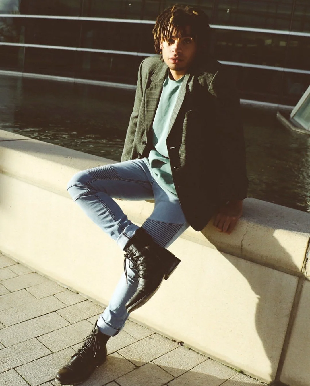 In 2016, I was still trying to figure out what I wanted to do in fashion. Thrifted this suit jacket that @afa.ahloo helped me upcycle and alter and then dragged @okaypenn to come and photograph it.

Simpler times, indeed.