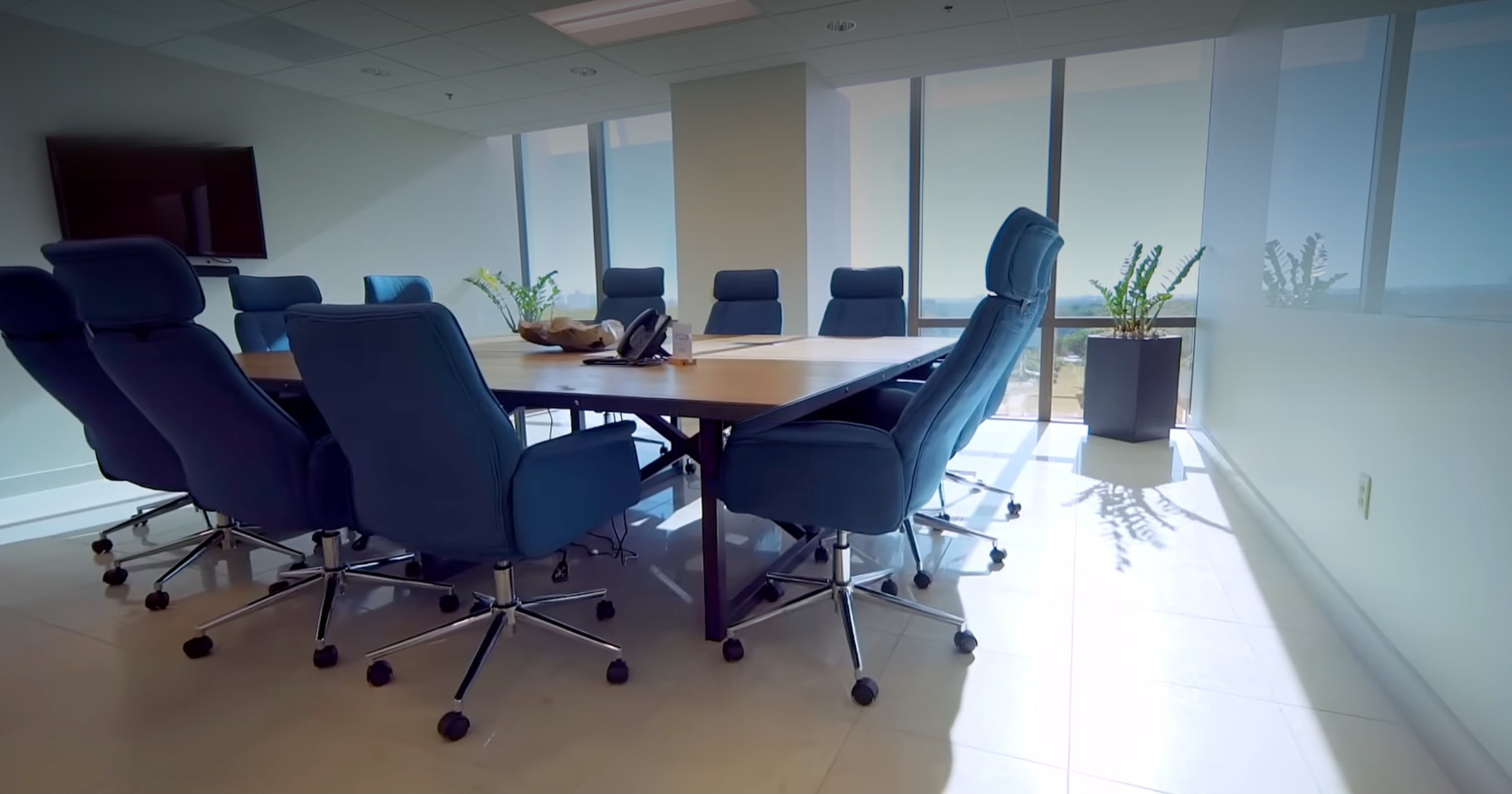 What Shared Office Space for Lawyers Says to Your Clients Before You Say a Word