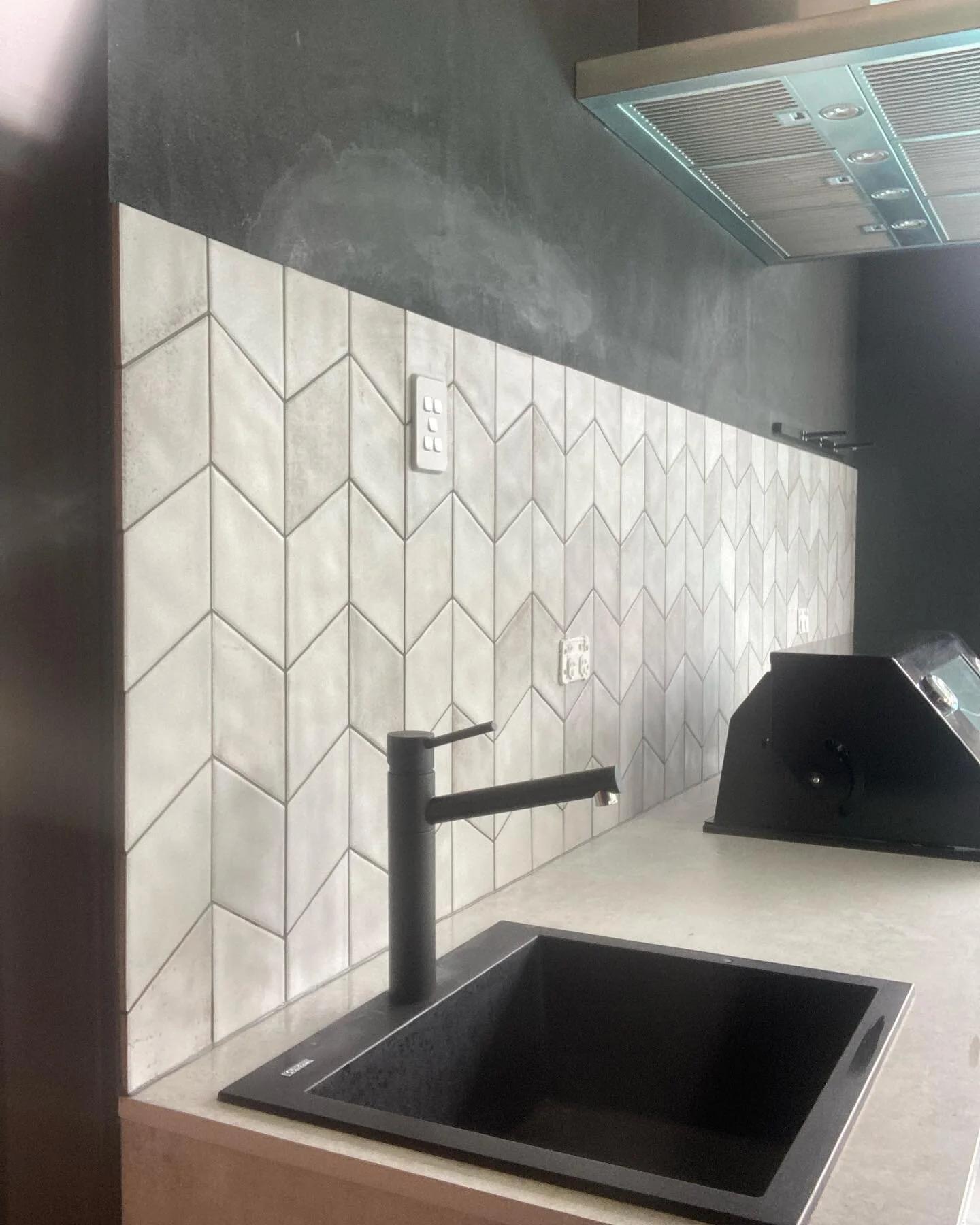 Love this Outdoor Kitchen splashback ❤️