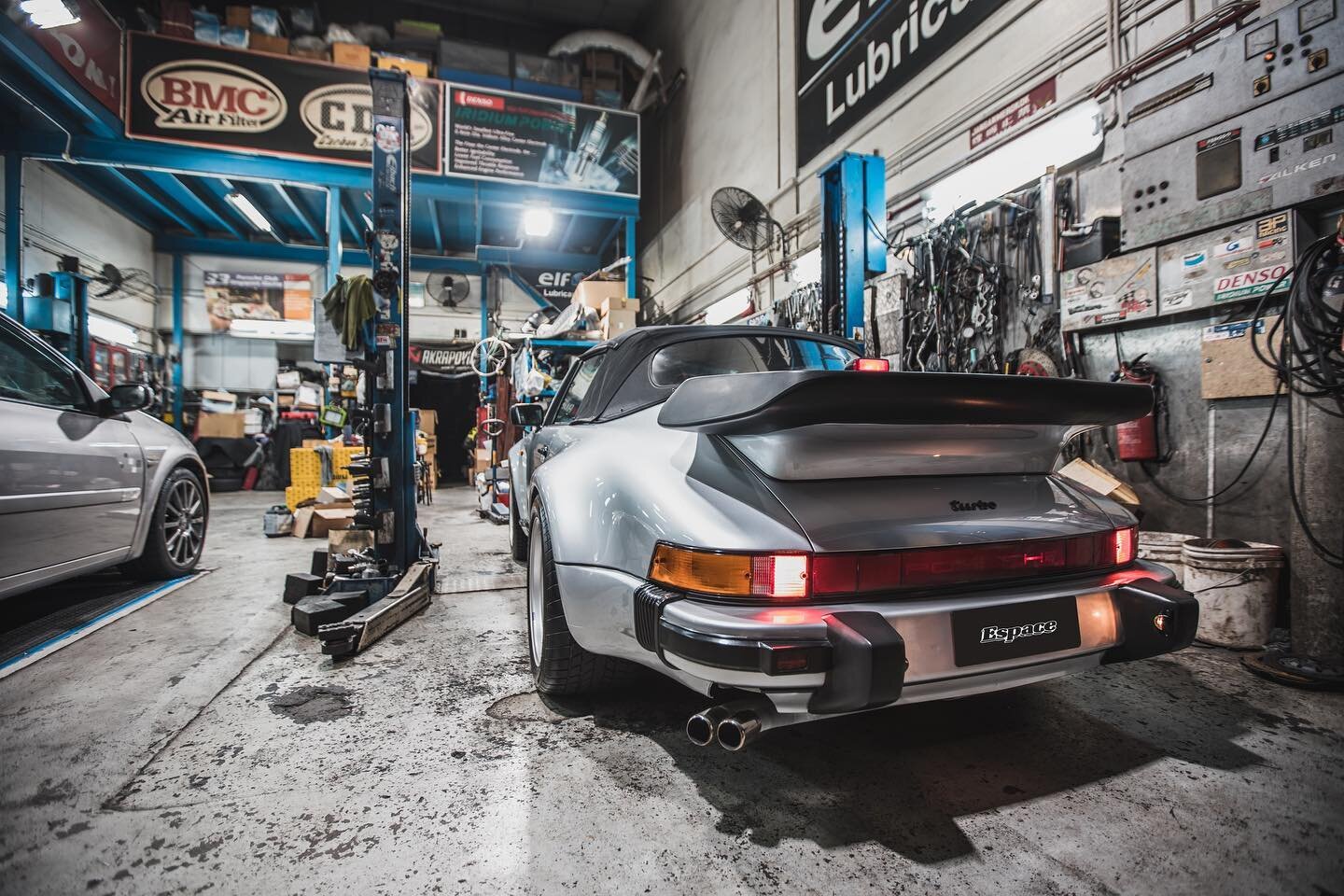 The Widow Maker.
#espaceservicepl ,
.
.
.
.
.
#porsche #911 #porsche911 #930 #turbo #porsche930 #930turbo #porsche930turbo #cabriolet #930turbocabriolet #aircooled #flatsix #aircooledporsche #luftgek&uuml;hlt #porscheclassic #porschegram #porschemome