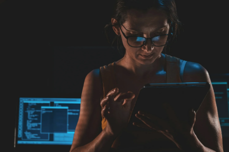 Human‑in‑the‑Loop AI in Financial Services: Enabling People, Not Replacing Them