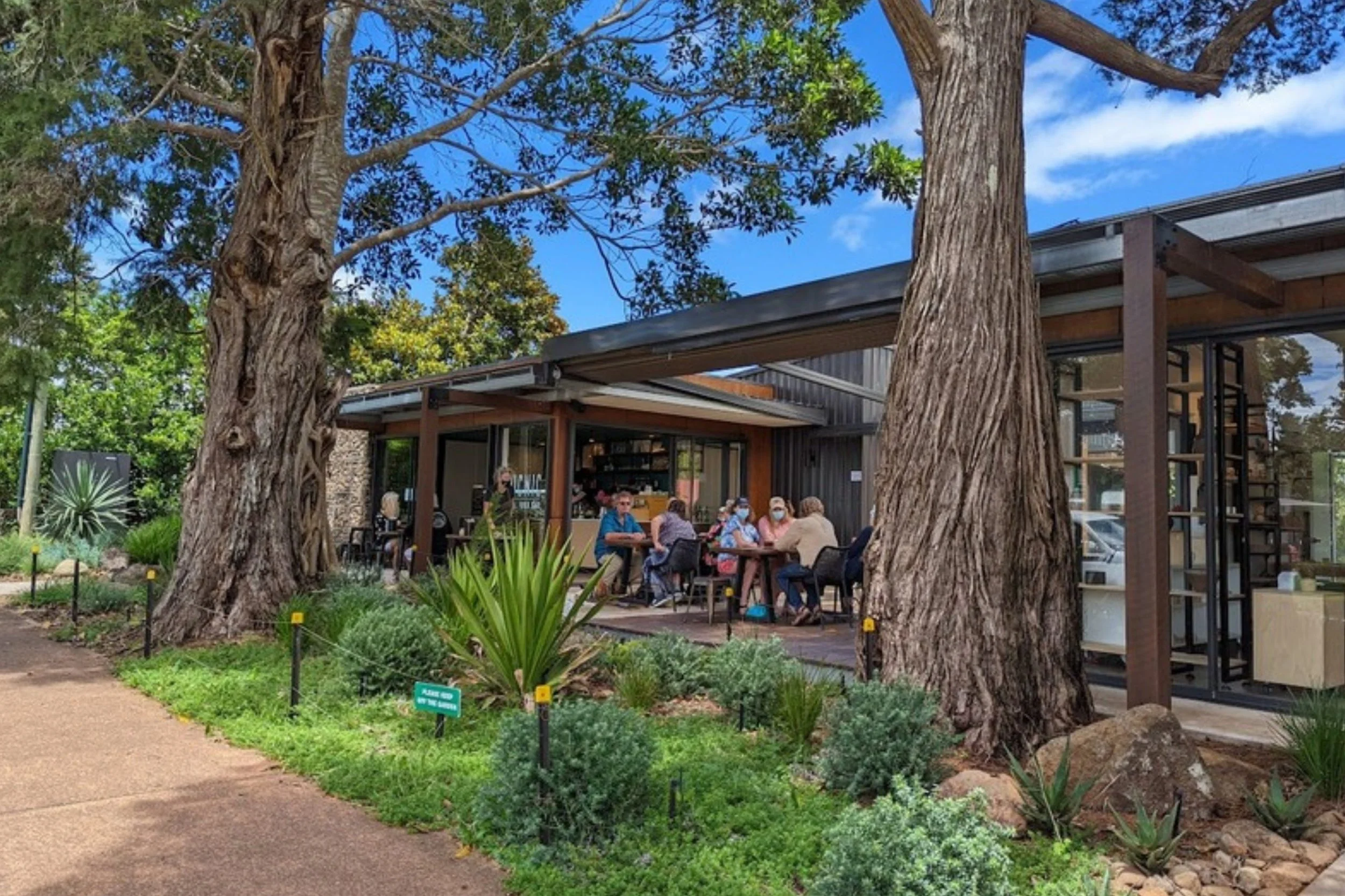 Cafes & Restaurants | Things to Do | The Tamborine | Boutique ...