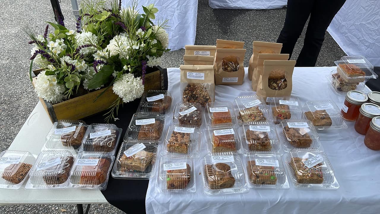 We have flowers, loaves and more here at the Hilton Village Farmers Market!!