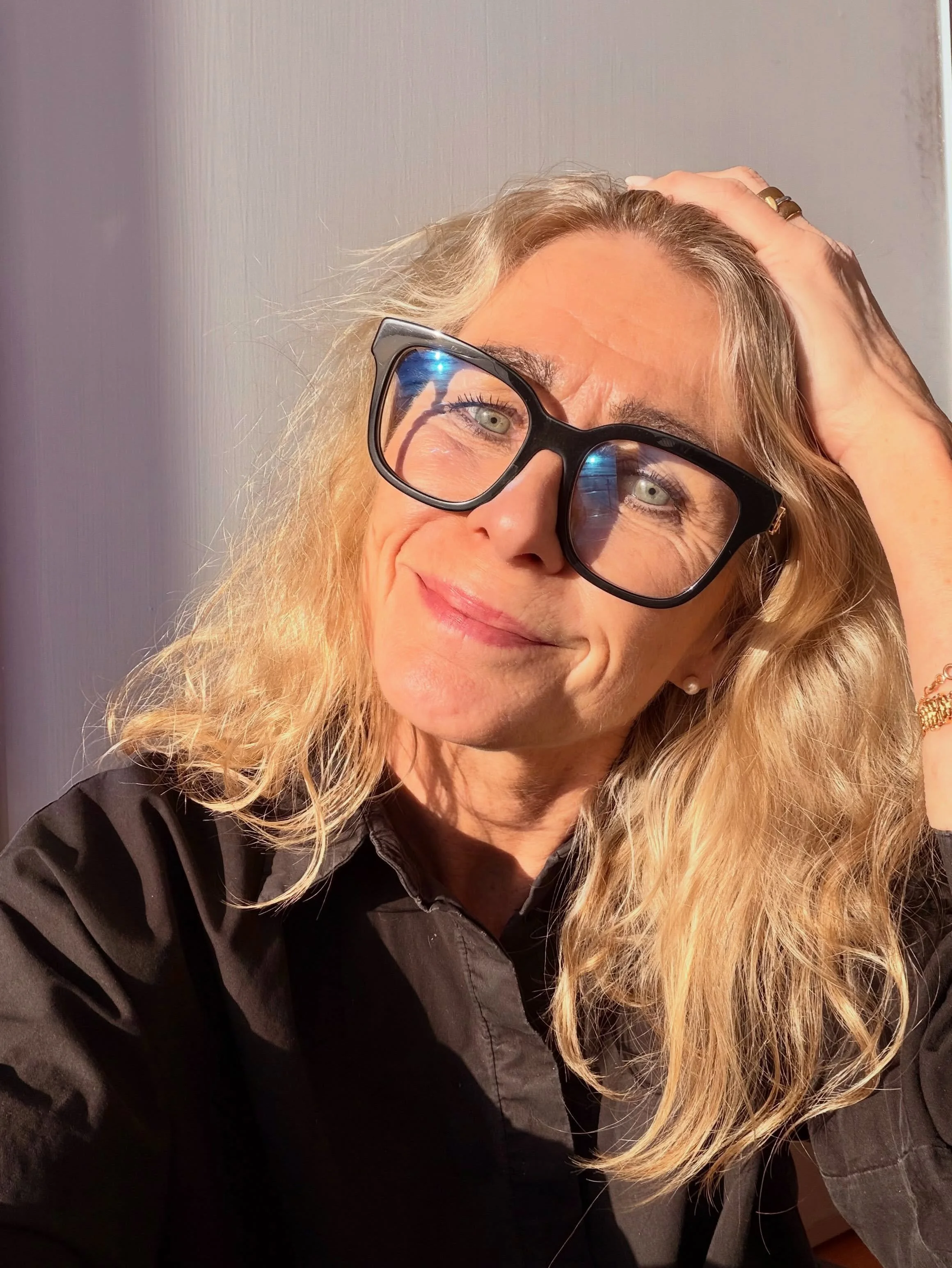 En fr&aring;ga. Mitt i ett samtal. 

Den vanligaste. &rdquo;Vad ska jag skriva om?&rdquo;

Fast du precis ber&auml;ttat att du &auml;ntligen v&aring;gat h&ouml;ja dina priser, om varf&ouml;r du startade ditt f&ouml;retag och om dina kunders utmaninga