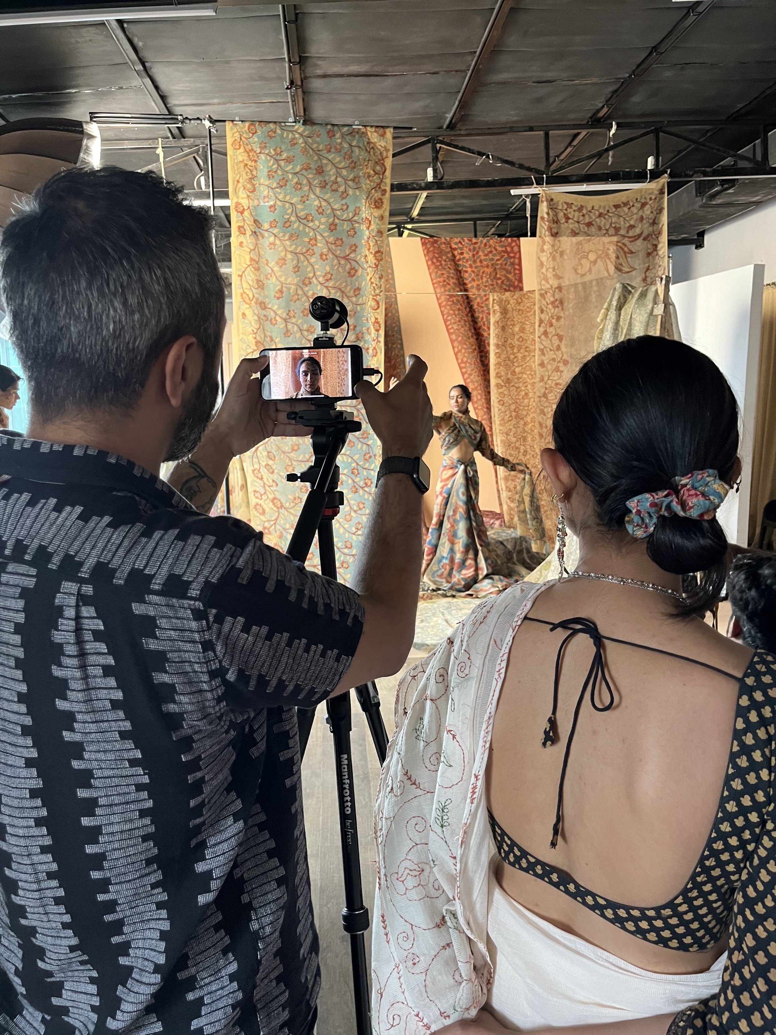  Shooting behind-the-scenes for textile artist Nikita Shah.   Mumbai 2023 