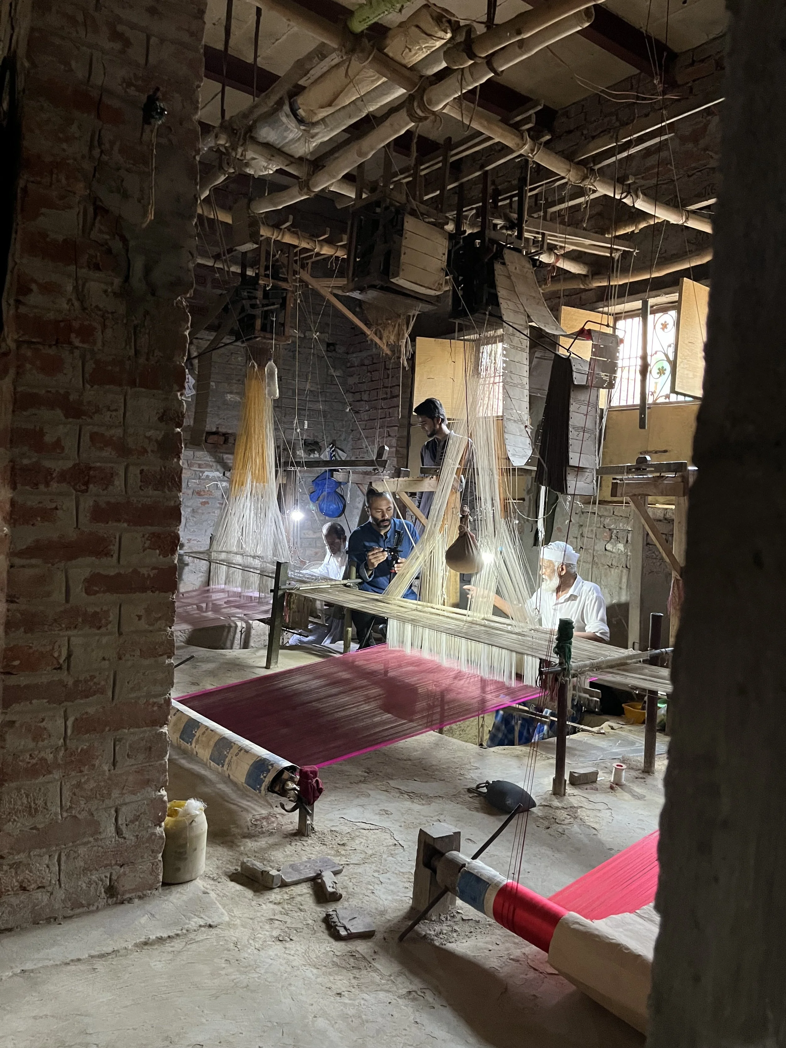  Ansari weaving workshop in Varanasi, Uttar Pradesh.   Varanasi, 2023.  Photo by Ihaab Syed. 