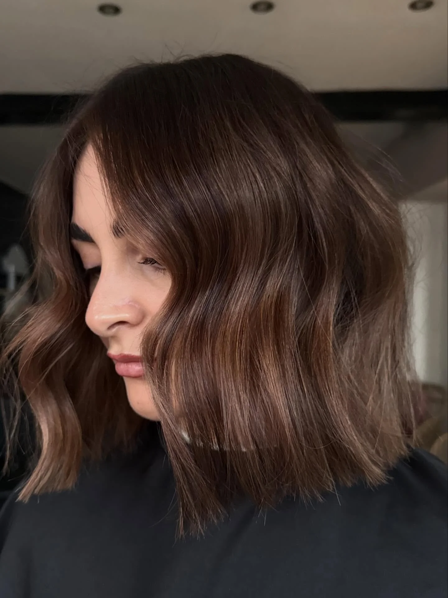 A warm brunette 😮&zwj;💨

We alwaaaays go cool with my clients colour but we mixed it up by going warmer and I am loving it!!! ✨✨✨

#hair #livedinhair #bedfordhairdresser