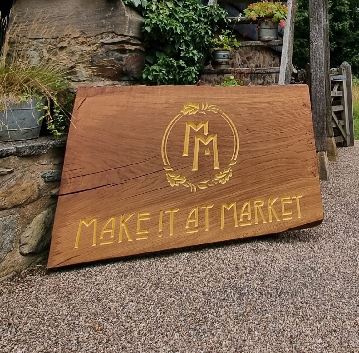 SAVE THE DATE 

BBC 1 
30th November 
4.30pm(GMT)

I will be appearing on BB1 on the show @makeitatmarket where l will be talking about and showcasing my stone carving.

The show will be available on iplayer, hopefully you get a chance to watch it 📺