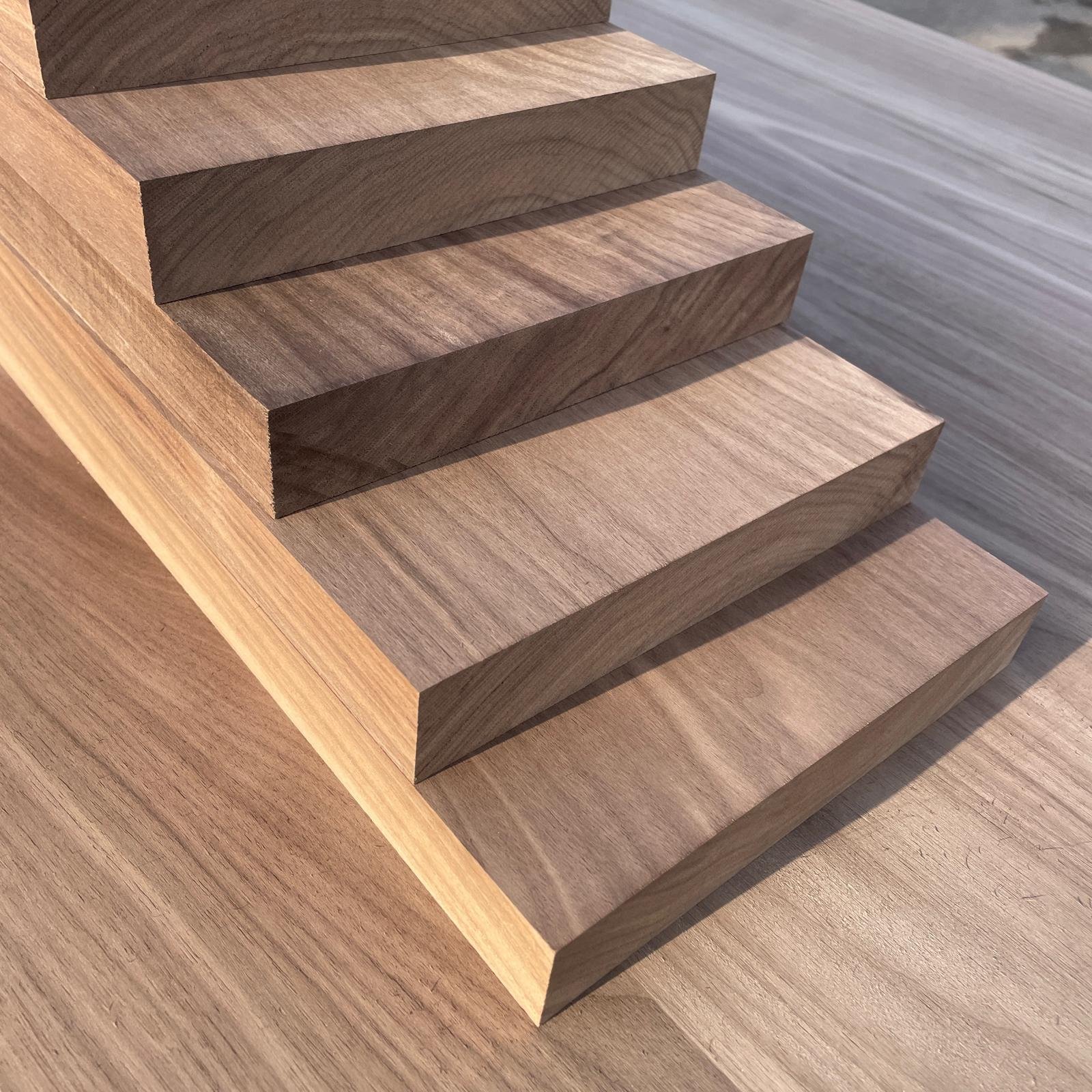 Walnut solid planks