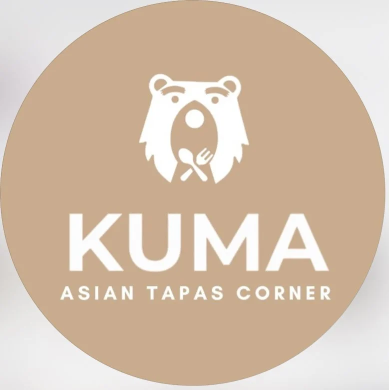 people queuing outside MooBoo Bubble Tea