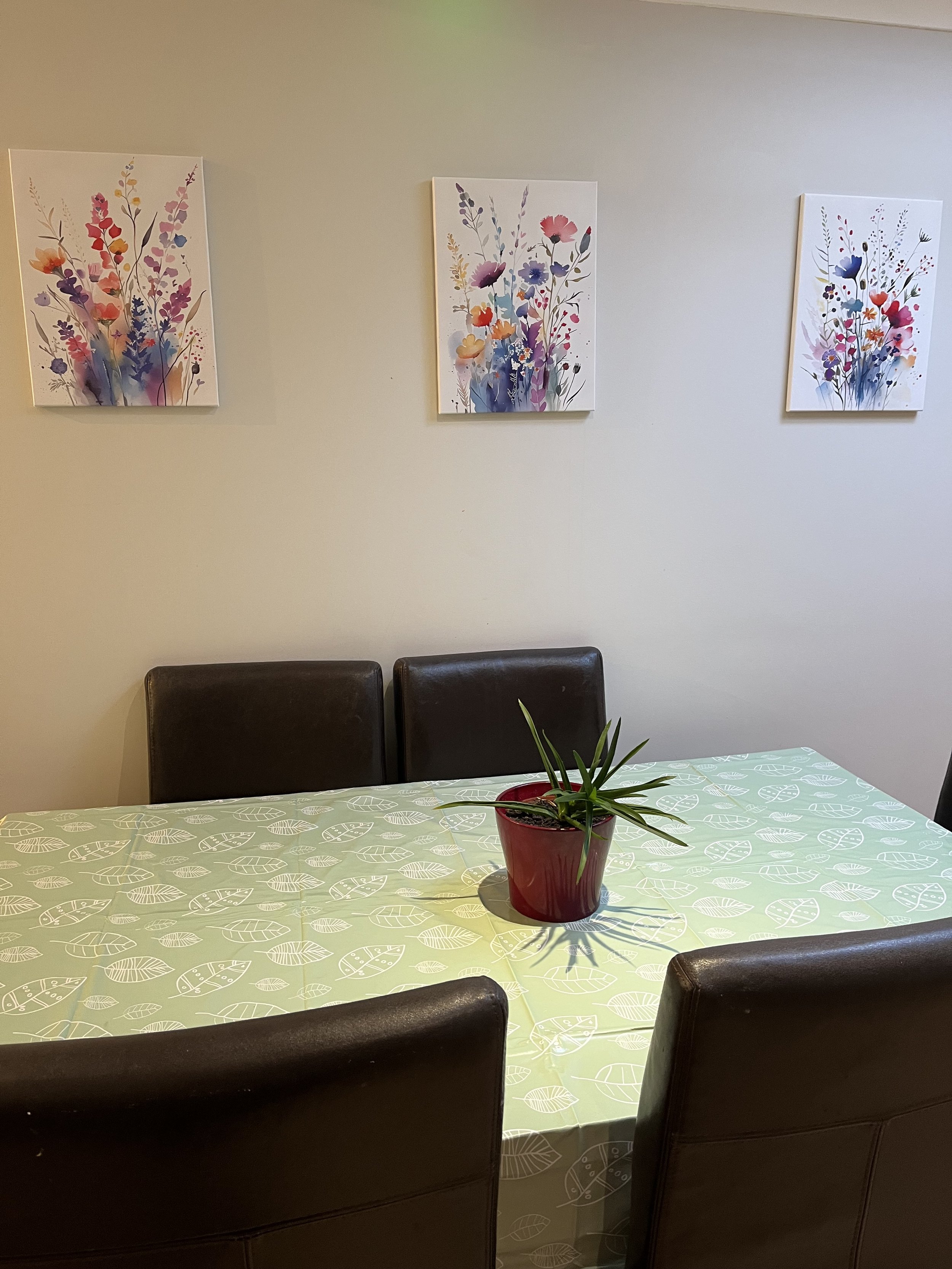 Lounge 3.JPG