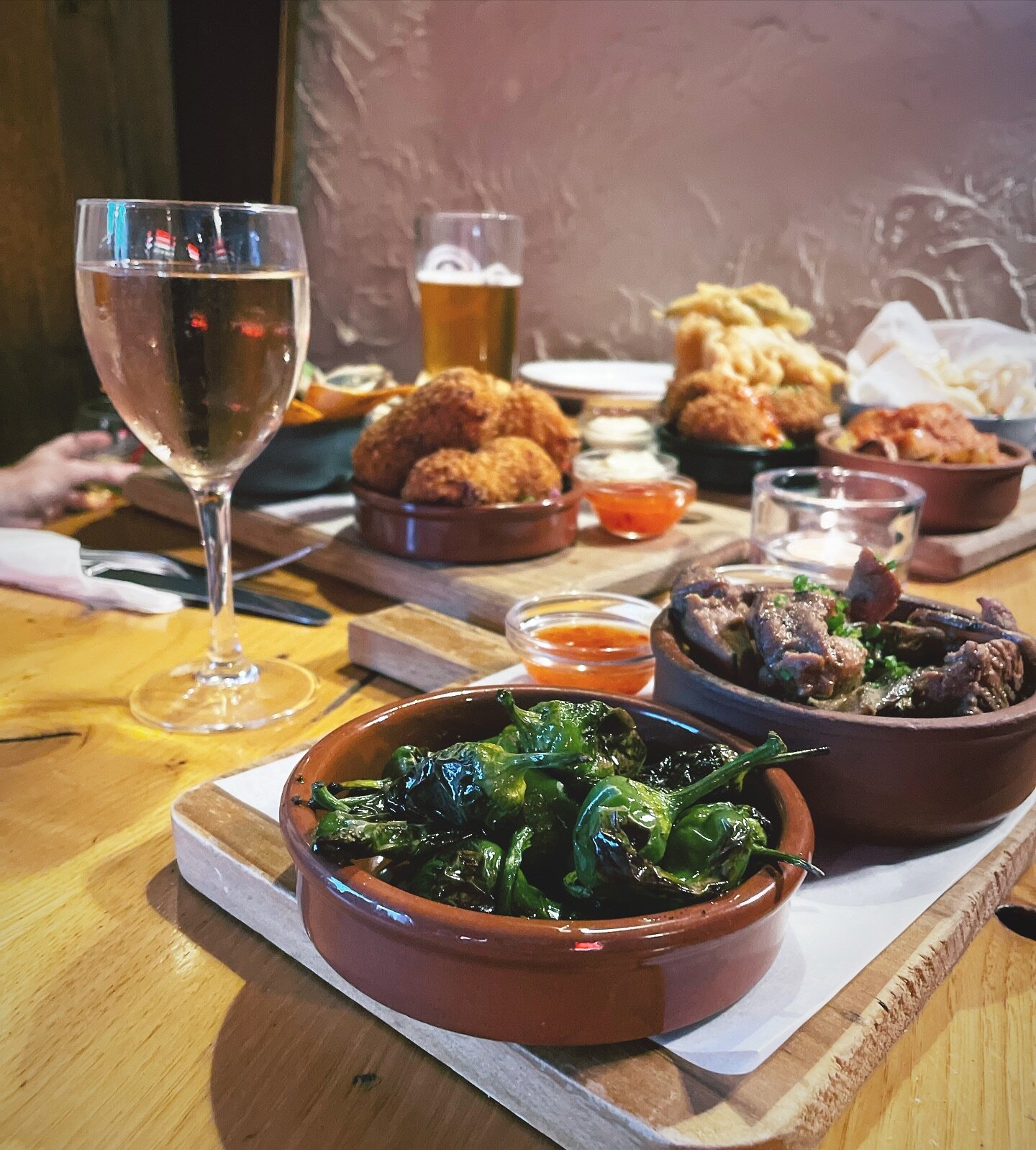 Tapas nights | Monday evenings 6pm-8.30pm 

Lots of delicious veggie | meat | fish options. 🥕🥩🐟

Escape the cold and book in for one of our themed evenings. Tapas is very popular at The Filo so booking is suggested.