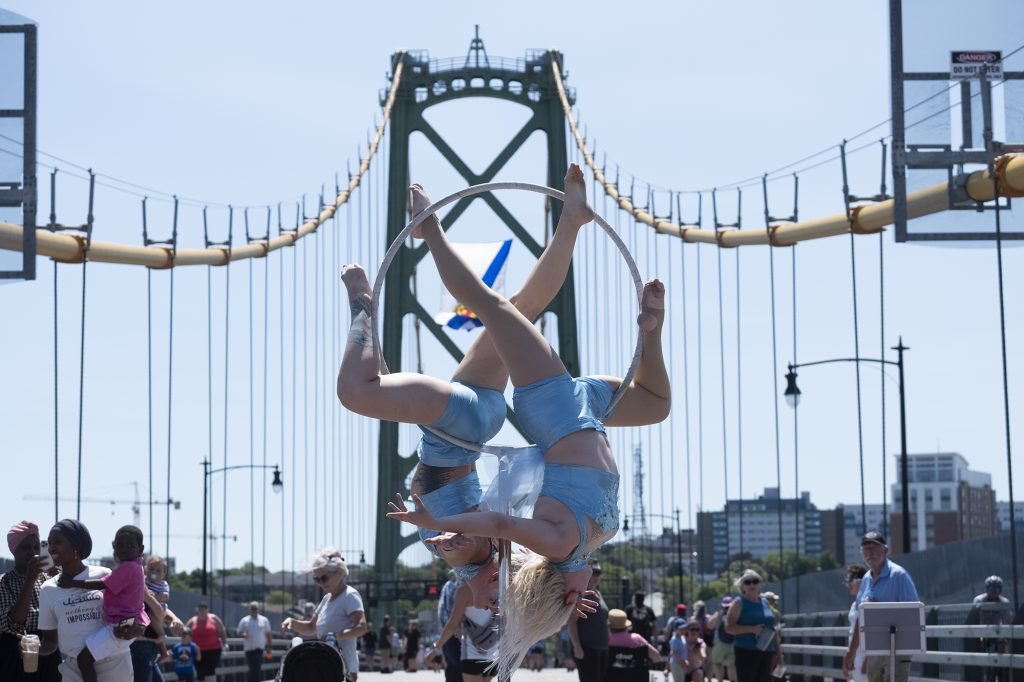 A circus act dazzled attendees to Bridgewalk 2022