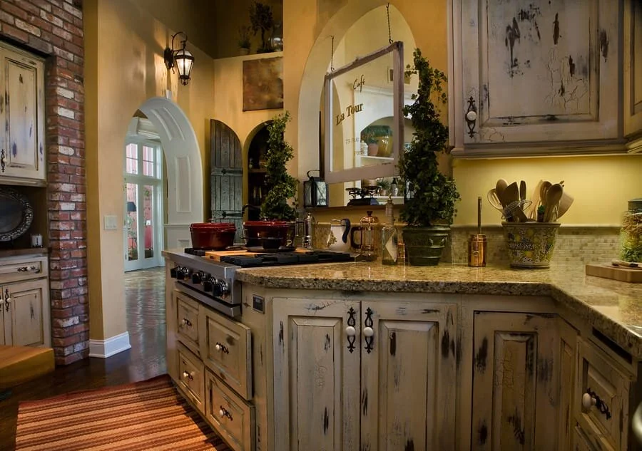 Choosing Between Contemporary and Old-World Styles for Your Kitchen Remodel