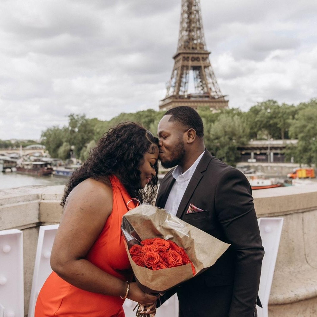 F&eacute;licitations &agrave; S&amp;J pour leurs fian&ccedil;ailles 🫶🏼

Photo : @nathan.moyo 
Make up : @francas.makeuphairnails 

#weddingplanner #mariage2024 #mariage2025 #enosi #organisationmariage #bridetobe #eventplanner #proposal #demande #sh