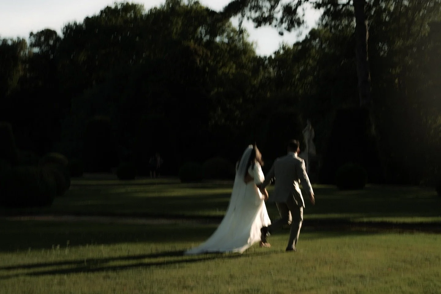 🤍 6 septembre 2025
 Amour f(l)ou 🫶🏼

Coordination : @agence_enosi 
Lieu : @chateaudebreteuil 
Photographe : @instants.trm 
DJ : @funlightdj 
Fleuriste : @decochezfleur 
Papeterie : @les_mignonneries 
Traiteur : @xavierhauvilletraiteur 
Barmans : @