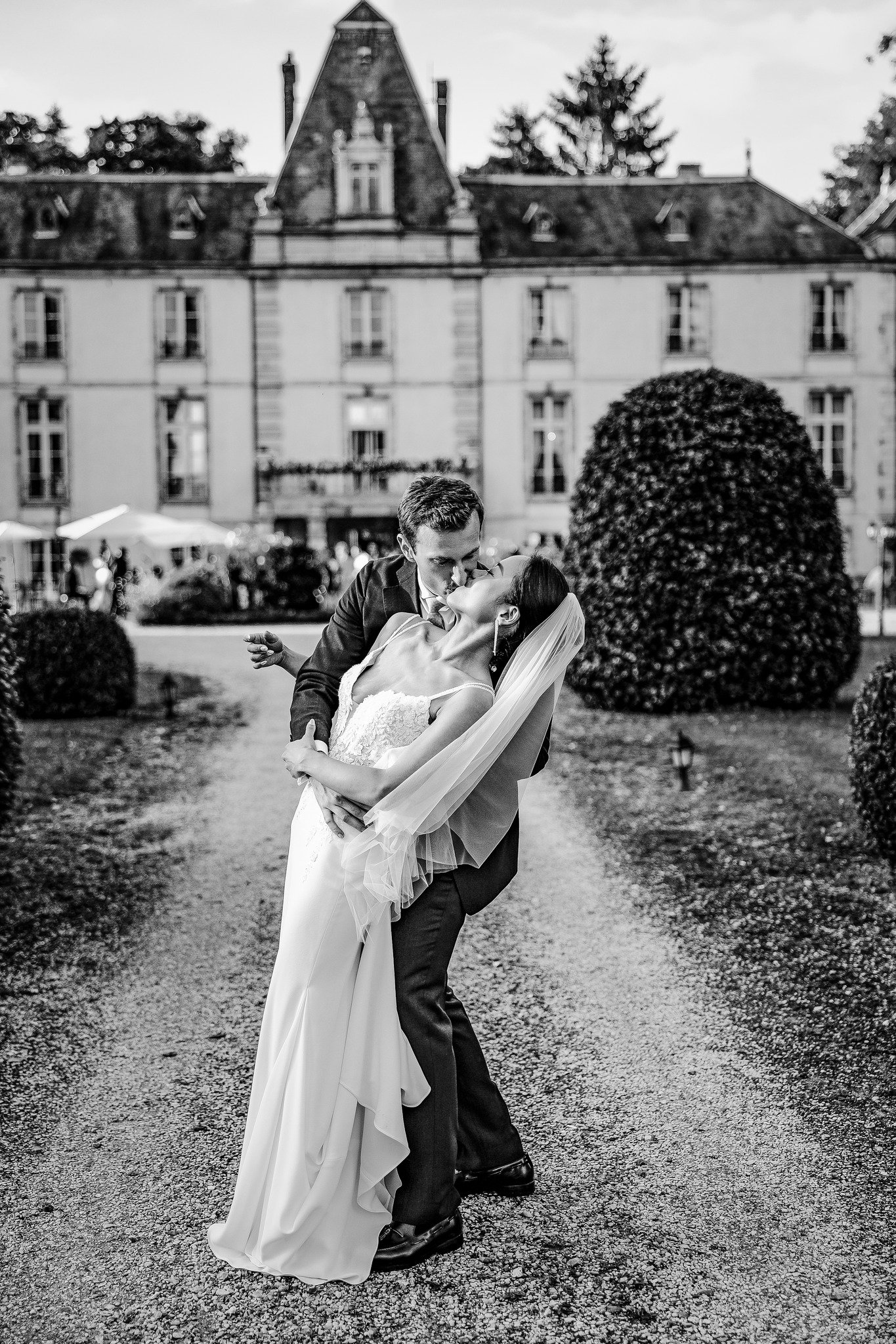 🩷 26 juillet 2025

Chez Enosi, la coordination Jour J ce n&rsquo;est pas juste un planning.

La formule Lotus, c&rsquo;est ma fa&ccedil;on de prot&eacute;ger vos &eacute;motions pour que, comme S&amp;N, vous puissiez vous embrasser dans l&rsquo;all&