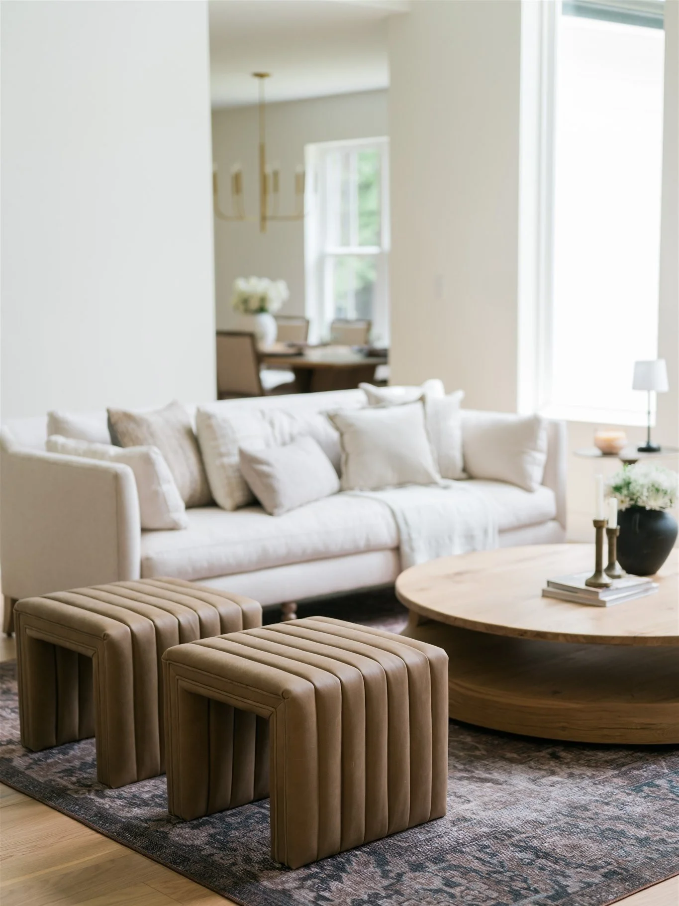 The best kind of design? The kind that brings people together.⁠
⁠
Whether it&rsquo;s a living room full of conversation or a dining table that feels a little extra full this week...we hope your home feels warm, inviting, and lived in.⁠
⁠
Happy Thanks