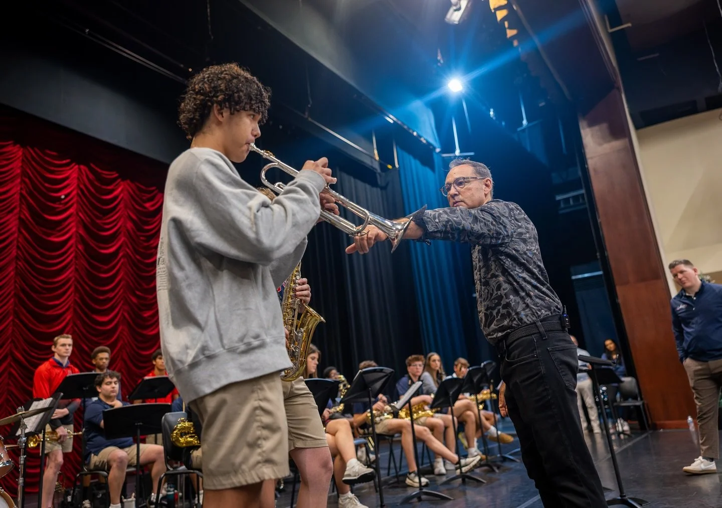 More highlights from an incredible masterclass with Alan Baylock. His expertise and passion left a lasting impact on our ensemble.

#TKAJazz #UnmatchedExperiences #Masterclass