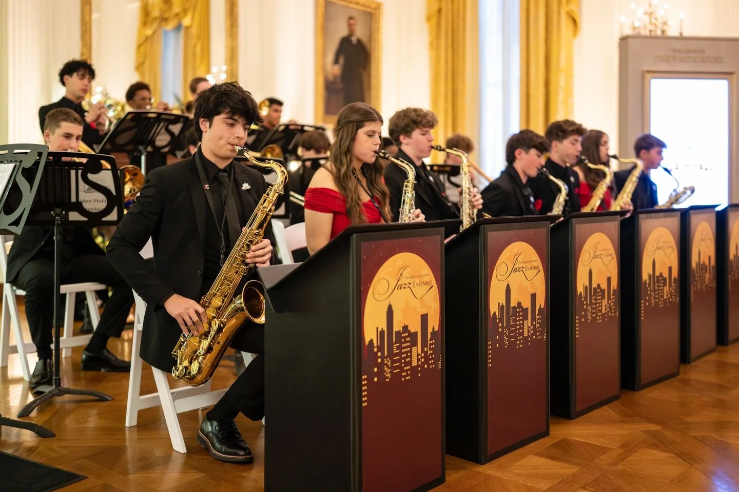 An unforgettable honor performing at the White House Christmas Celebration! A truly unmatched experience.

#TKAJazz #UnmatchedExperiences #WhiteHouse