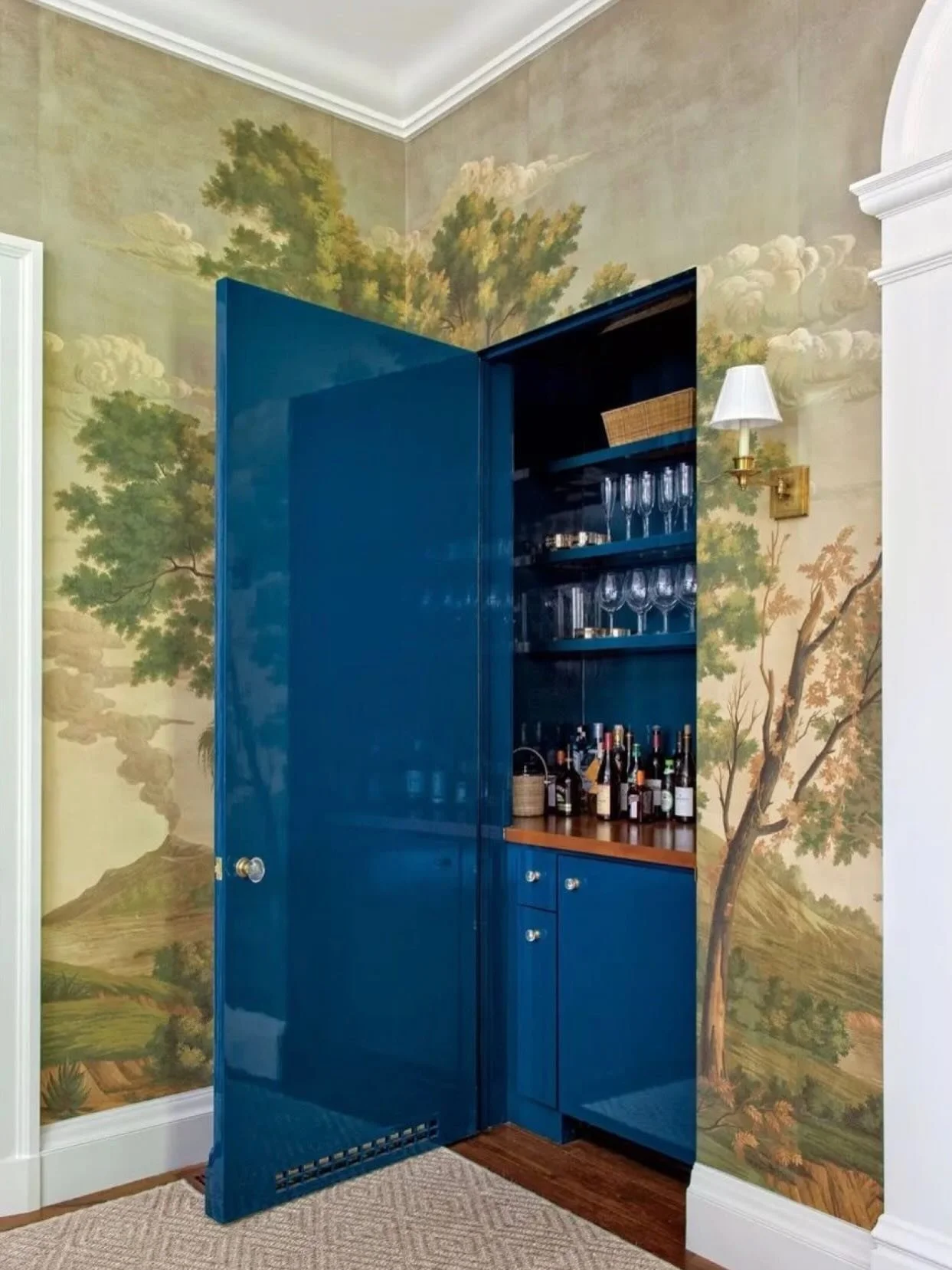 A little hideaway bar tucked into wasted space. Proof that even the smallest corners can become something fun, colourful and full of personality.