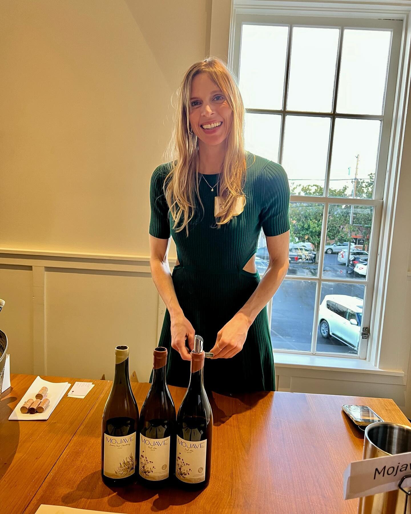 Such a fun evening at @charlies_nv pouring Mojave at the Premiere Napa Valley kickoff event hosted by @scalewine and #studio1299a! Always nice to reconnect with old friends and meet some new ones too! 🍷