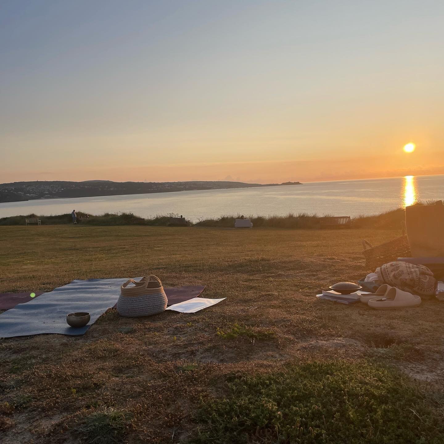 Summer Solstice Sunset&hellip; giving thanks for light in all its forms&hellip; the innate wisdom of the body to draw nourishment from light, the light of awareness and the light that returns from the passion ignited within us for life&hellip; a reci