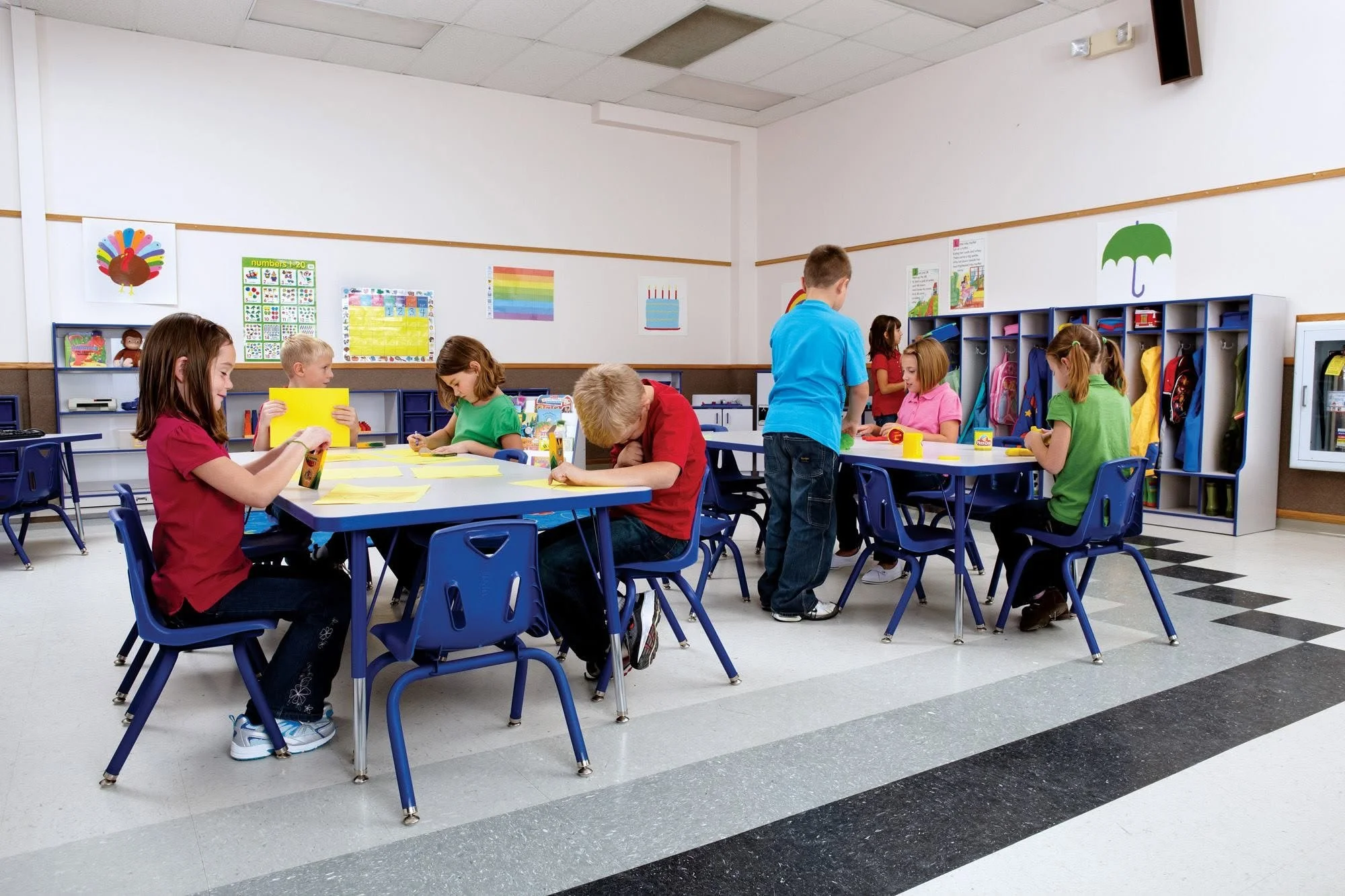 A mobile, adaptive primary school maker space layout by Oxilium, featuring durable mobile workstations and low-stimulus learning zones for neurodiverse students.