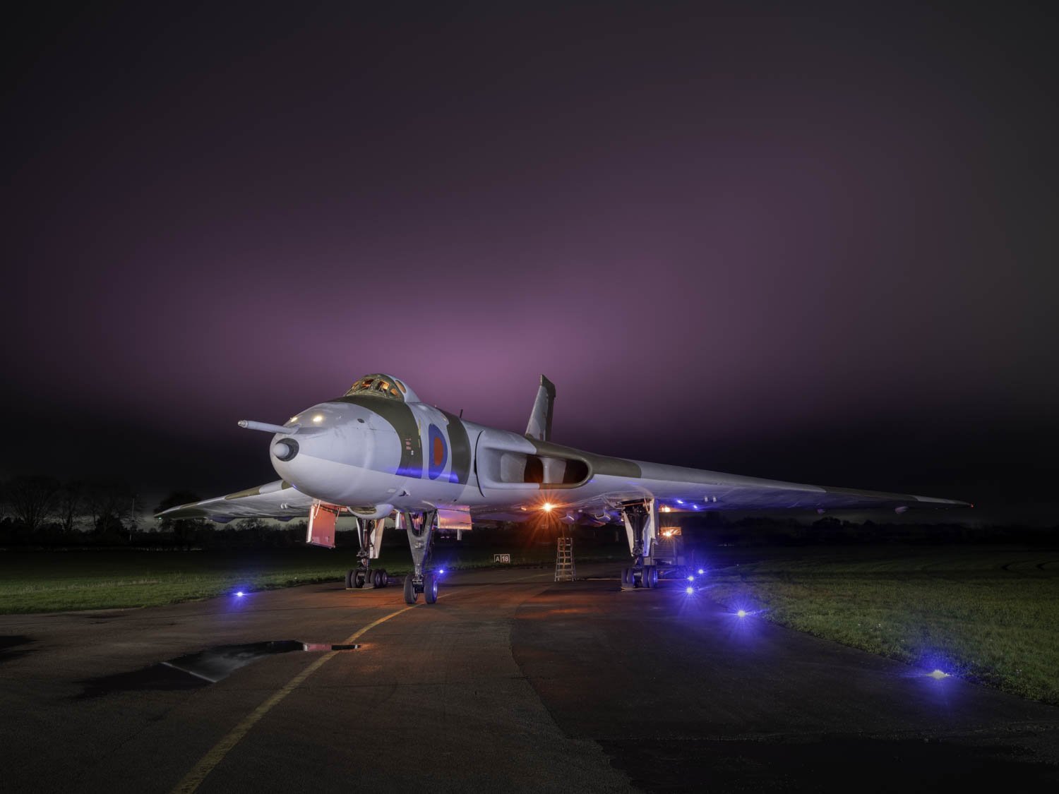 Vulcan XM655-Night