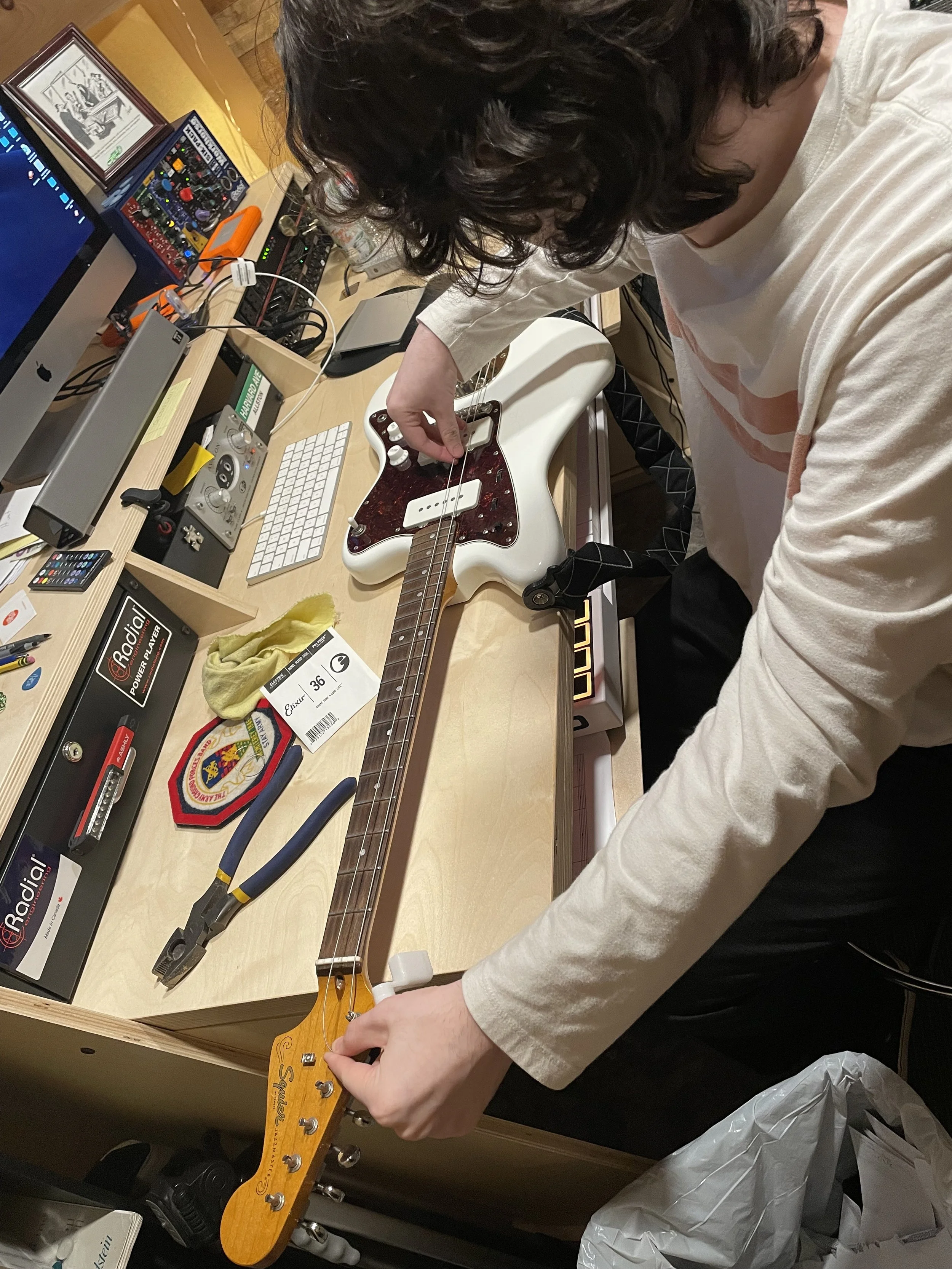 Restring Guitar.jpeg