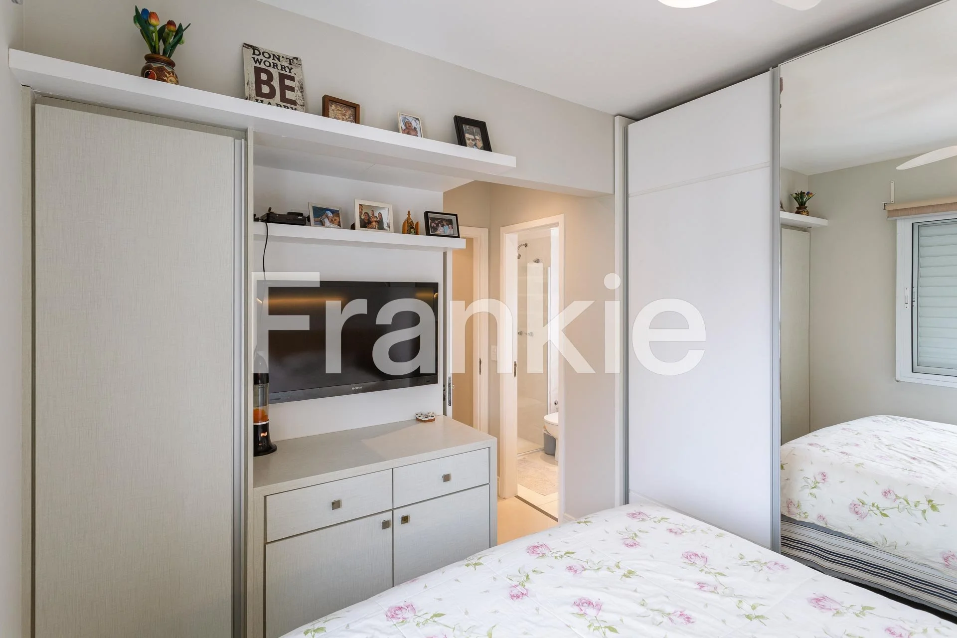 22094 - APARTAMENTO A VENDA NO CAMBUCI-25.jpg