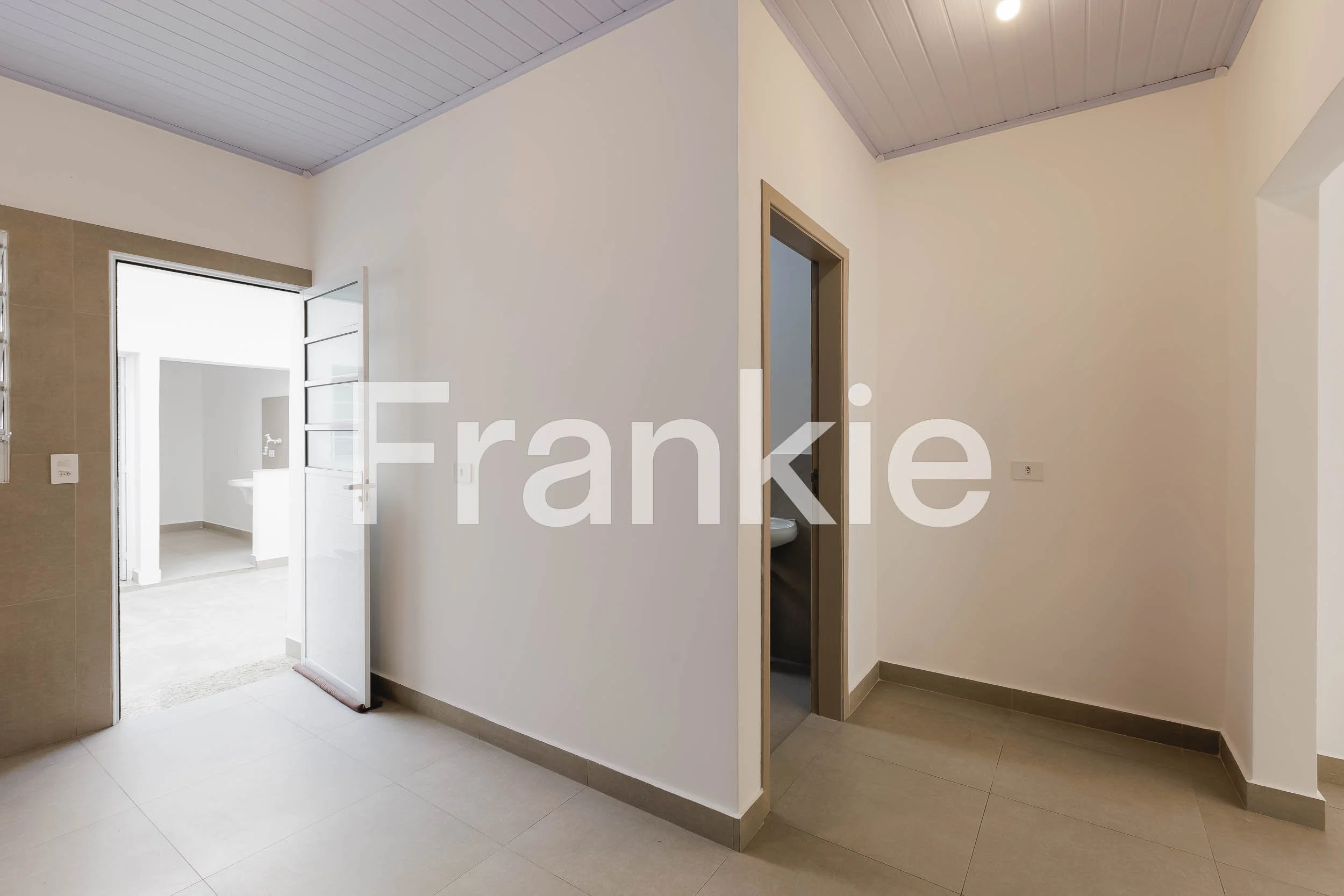 FRK53 - CASA DE VILA NO IPIRANGA SP-21.jpg