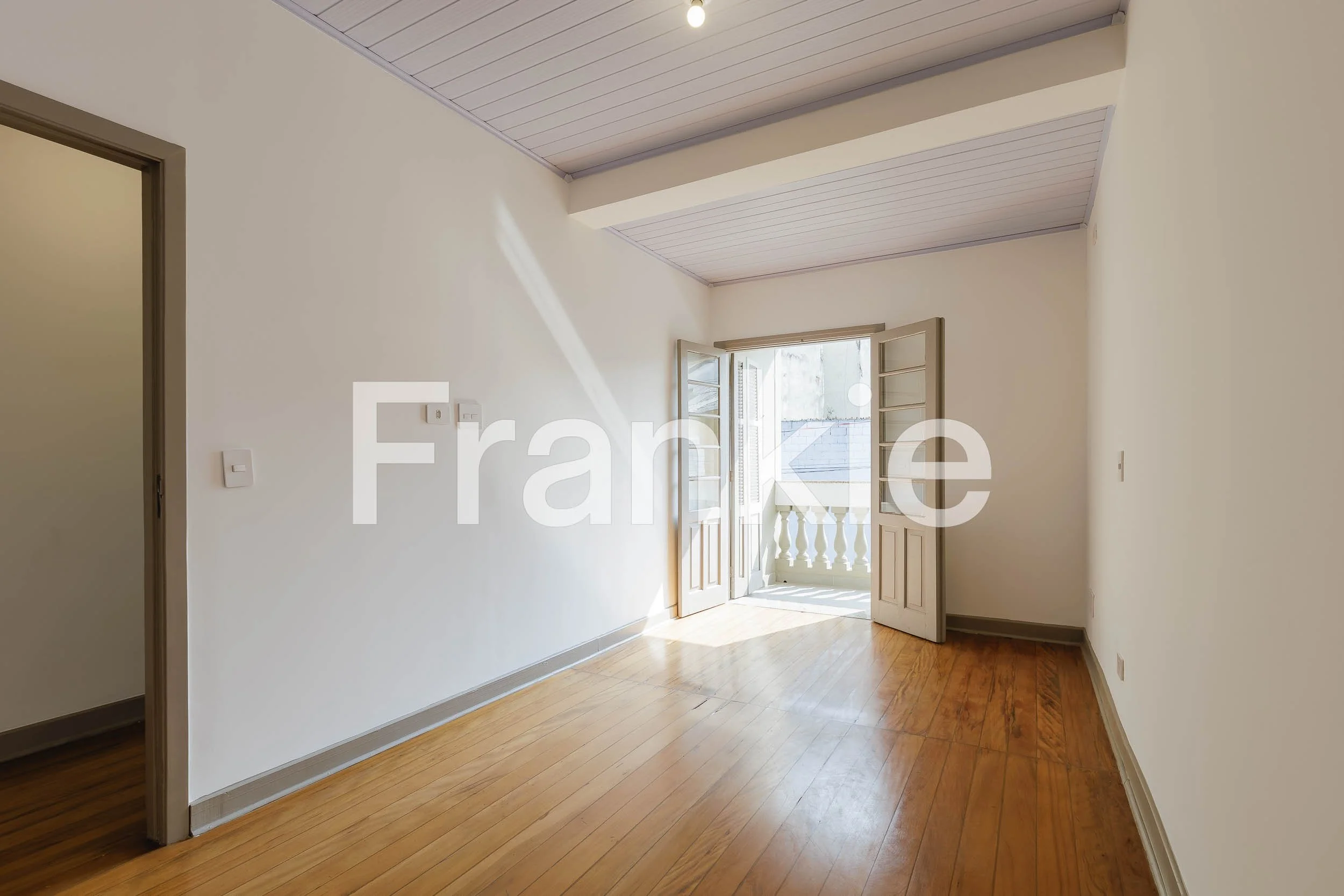 FRK53 - CASA DE VILA NO IPIRANGA SP-42.jpg