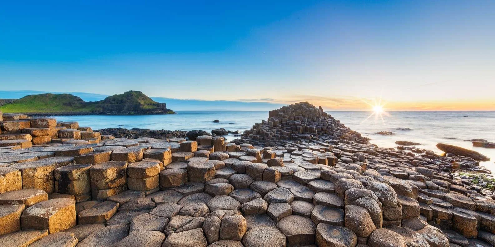 Giant's Causeway landscape.jpg