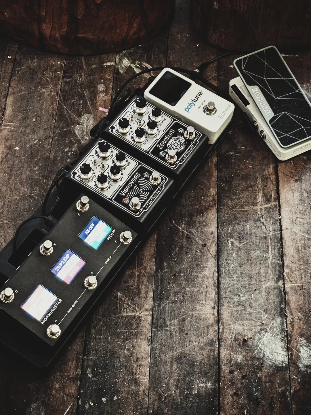 MIDI control for Colortone Pedals videos coming soon 

with @morningstar.engineering 

Full midi feature dive with expression control of any parameter, switching of presets, using a midi clock, full remote control of your midi enabled pedals. 

#colo