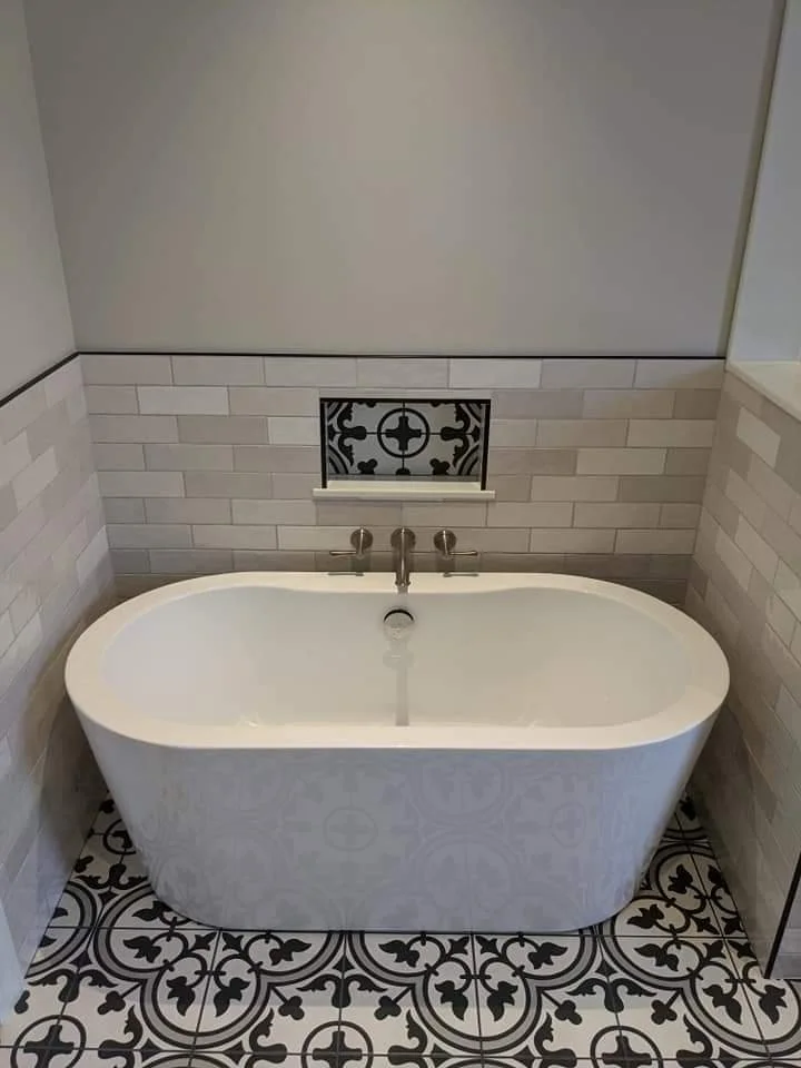 Tub Alcove.jpg