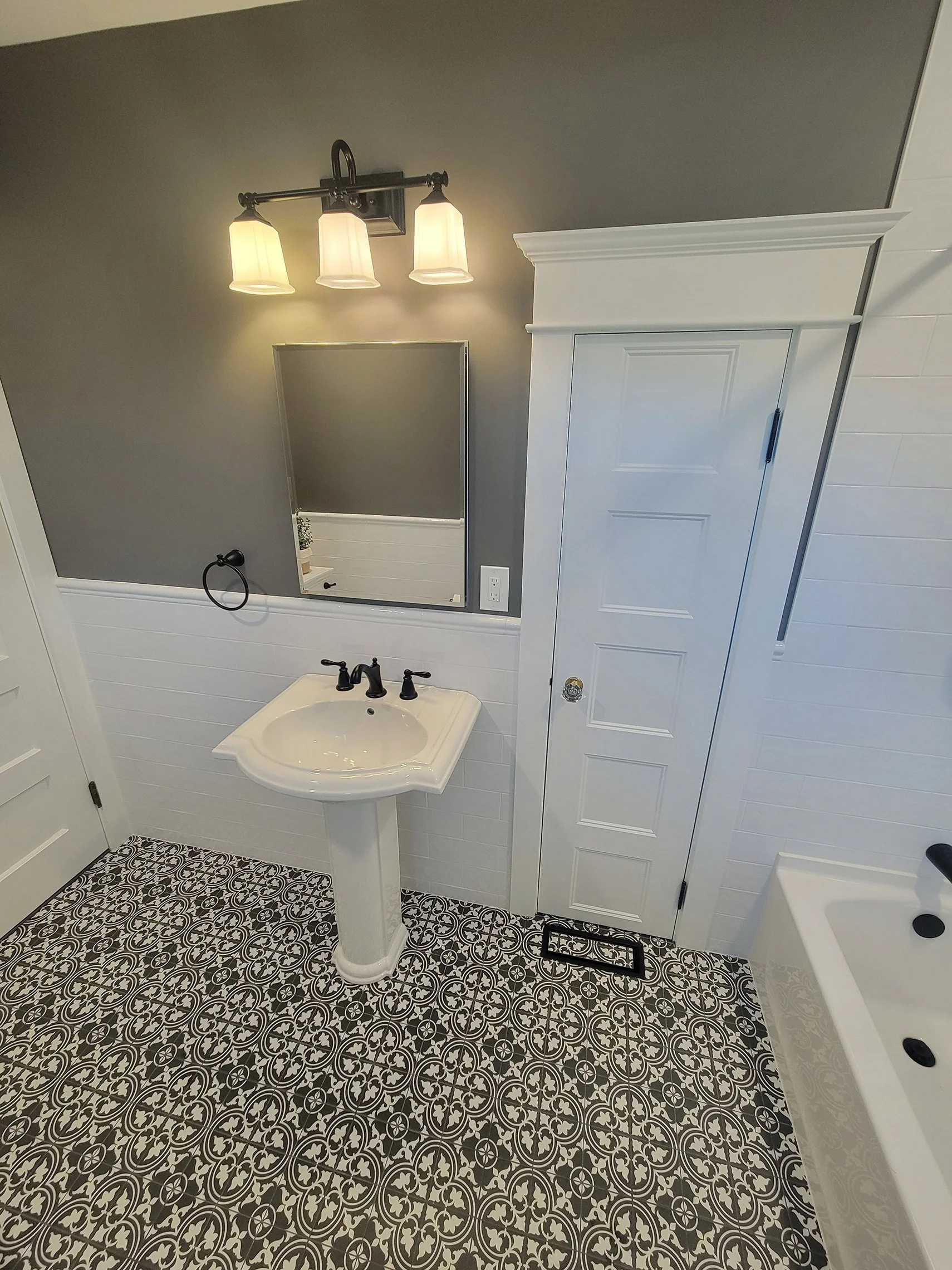 Pedestal Sink.jpg