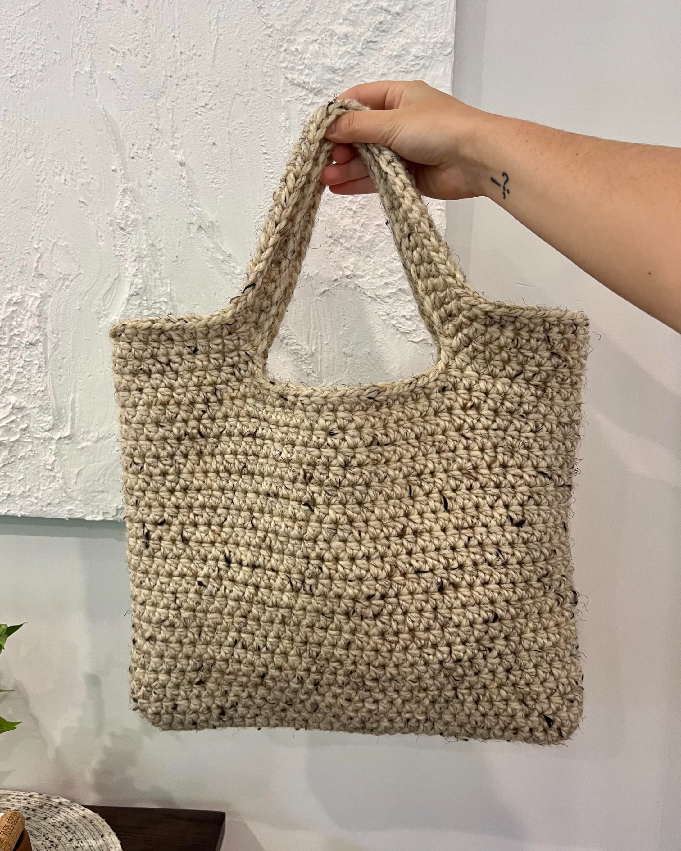 Crochet+Beach+Tote+%28Beige%29.jpg