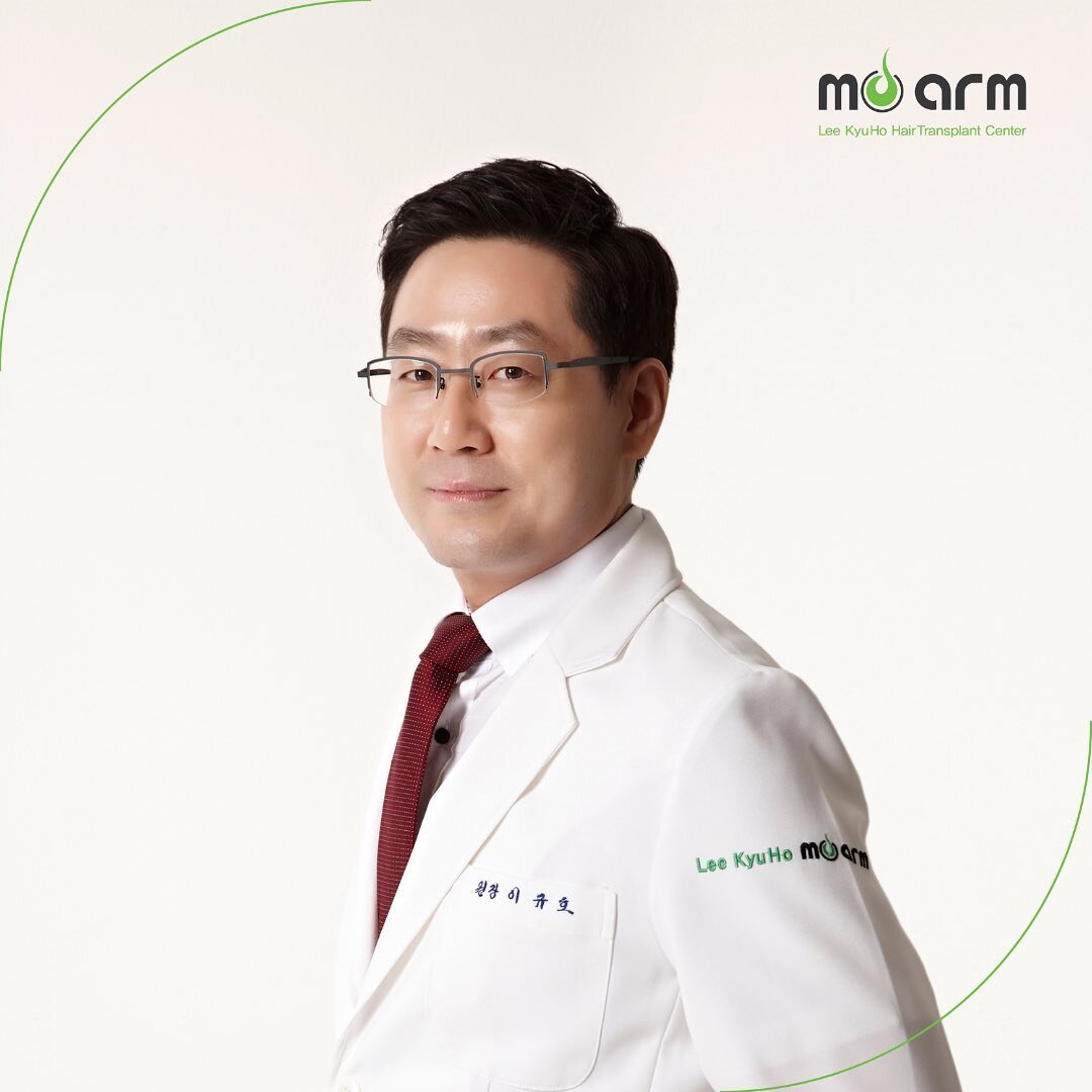 Introducing Dr. Kyuho Lee, the best hair transplant doctor in Korea.

Dr. Lee is the first doctor to perform non-invasive hair transplant procedure in Korea, continuously producing amazing result since 2008. His surgery techniques are detailed orient
