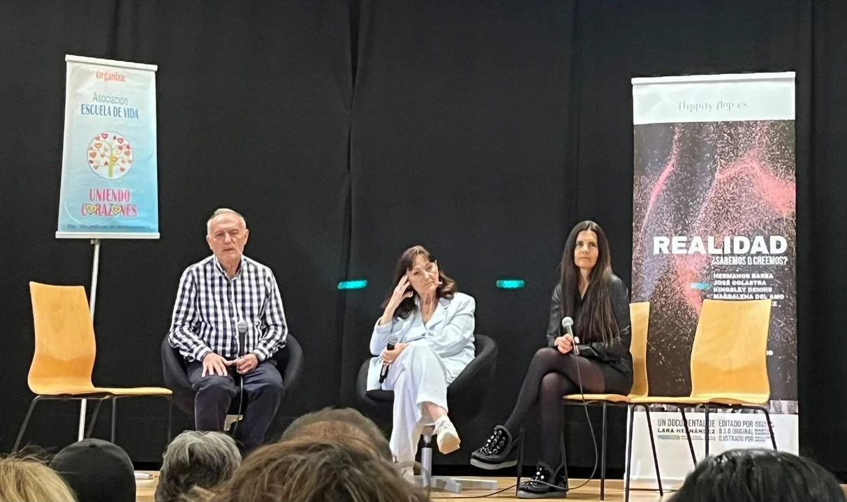 GRACIAS ZARAGOZA 🙏🙏🙏

Gracias de nuevo por la gran acogida del documental &ldquo;Realidad&rdquo; y por apoyar lo presencial.
Gracias en especial a Carmen Roy por la organizaci&oacute;n y maravillosa hospitalidad, y a Ana Segura por acogernos y sum