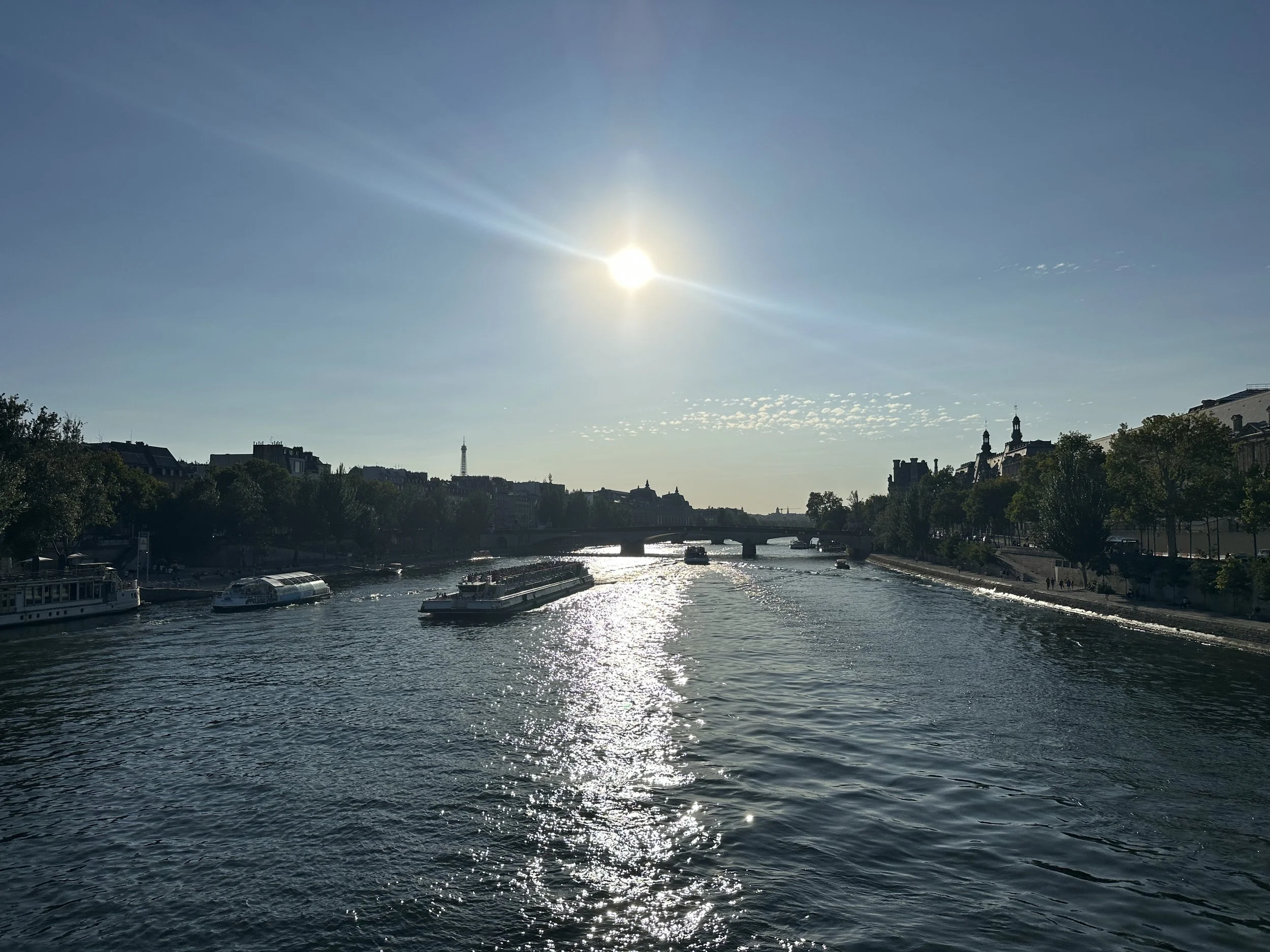 Bonjour, Paris!
