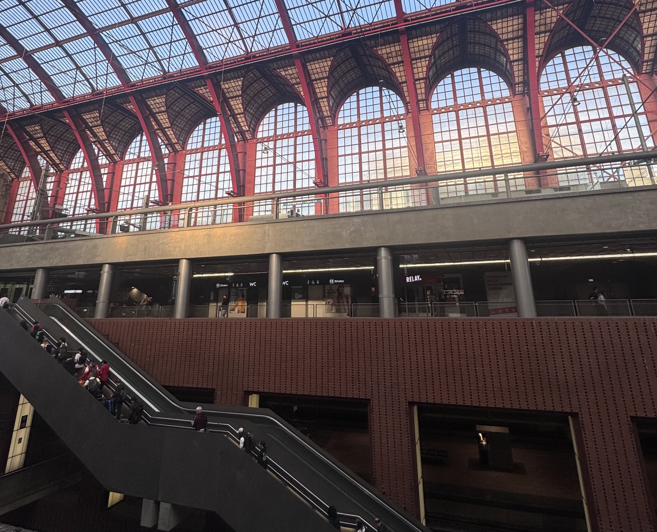 Goededag Antwerpen! Zwischen Diamanten und diskriminierenden Algorithmen