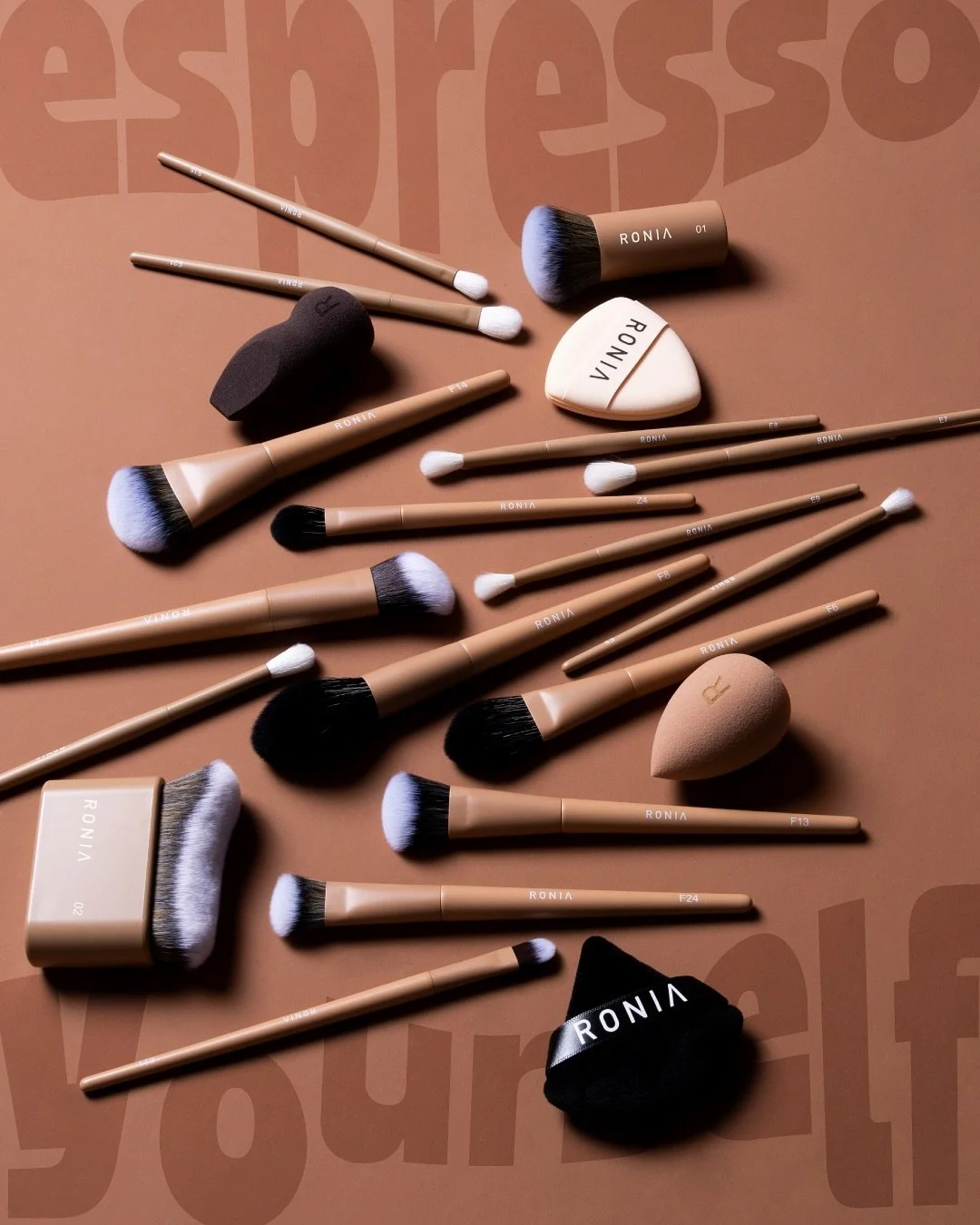 Espresso yourself ☕️🤎🧸

We&rsquo;re so excited to share more packaging designed for @roniamakeuphouse new brush collection.

From the warm, coffee-inspired tones to the sleek details, this project was all about bringing her brand&rsquo;s creative e
