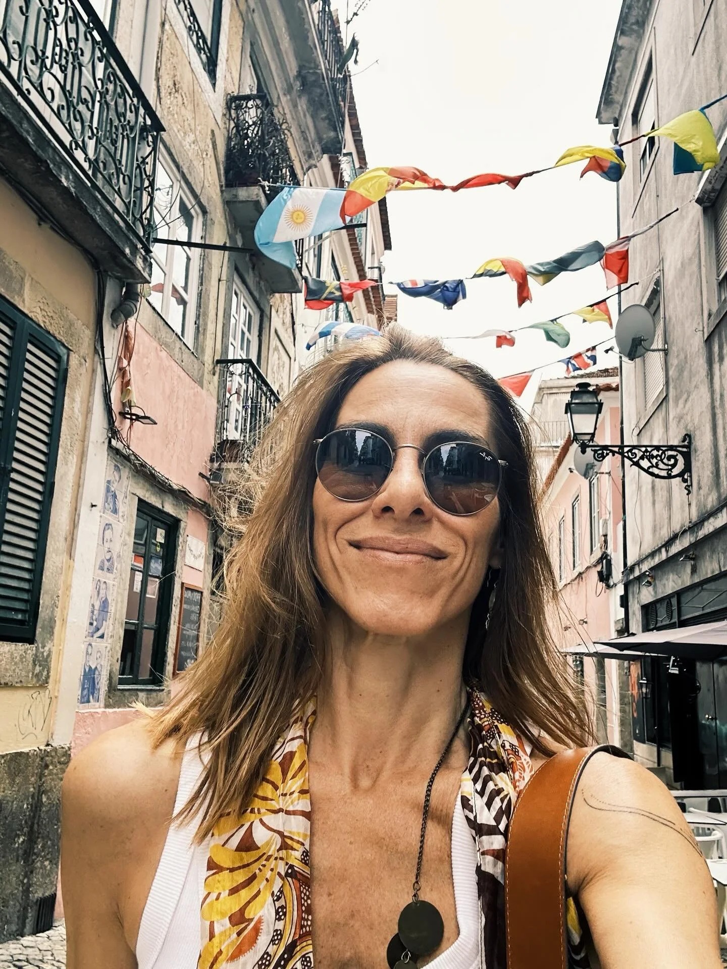 May Dump 

🧘&zwj;♀️ Being a teacher
📿 Practicing 
🤍 Enjoying my &ldquo;framily&ldquo; 
🍋 Retreat in Sicily 
🌋 Climbing Mount Etna with my sister and friends 
🐌 First snails of the season 
✨ Hearts everywhere 
🫶 Even more friends

&ldquo;Rejoic