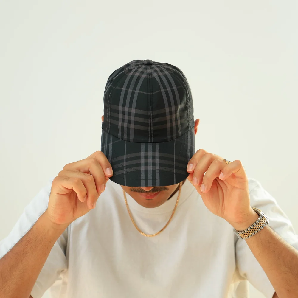 Vintage Burberry Cap - Black Nylon Nova Check — THE SWAVES display picture 1