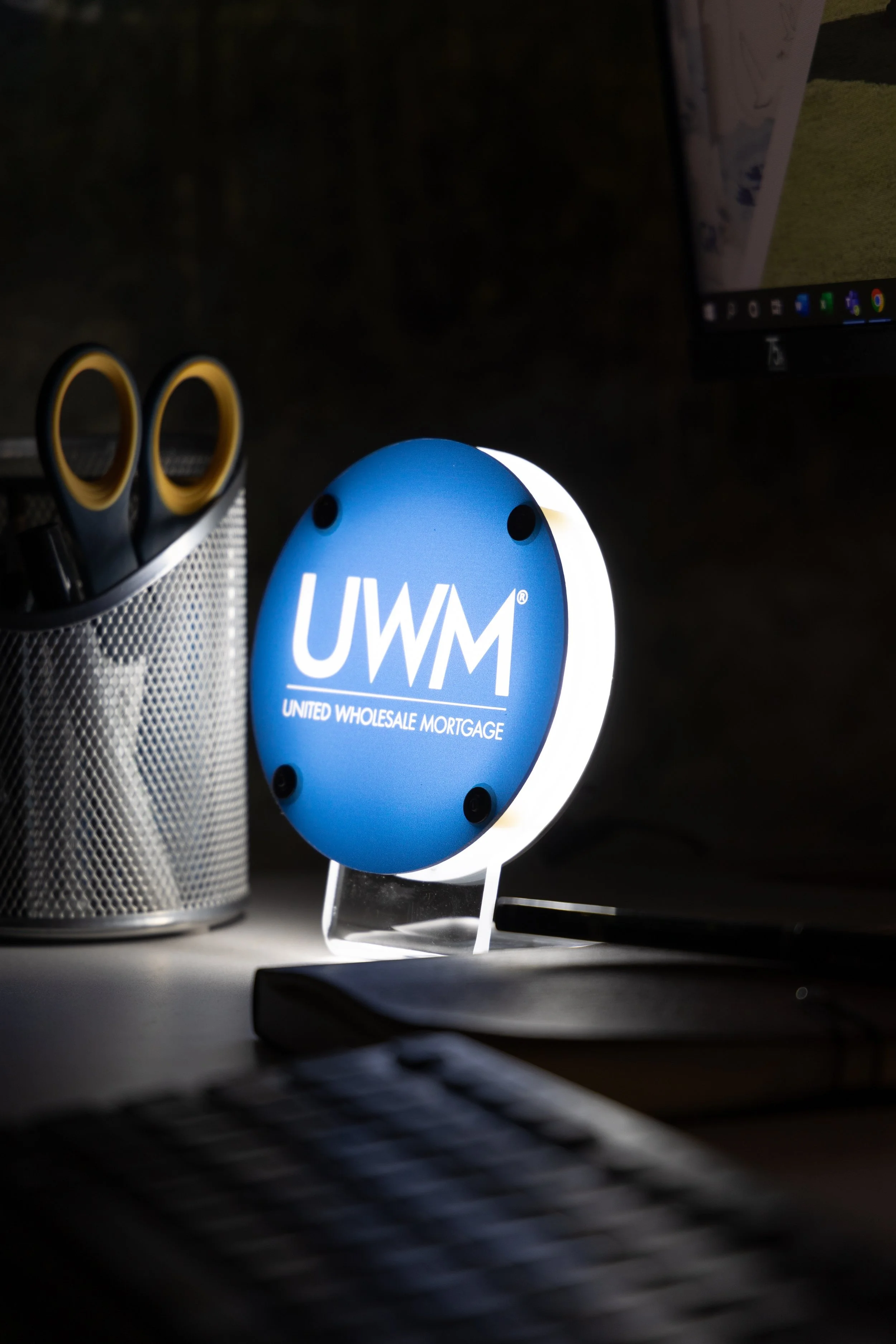 Mini LEDs UWM02.jpg