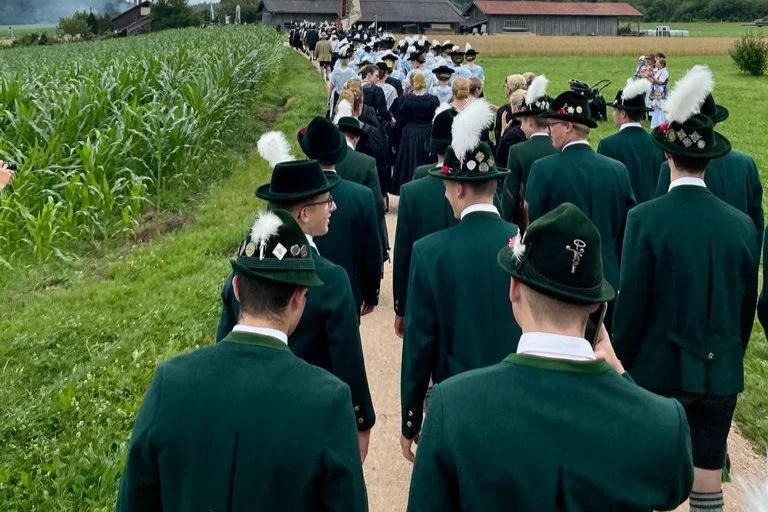 Neikirchna Trachtler wieder stark vertreten beim Gaufest in Teisendorf